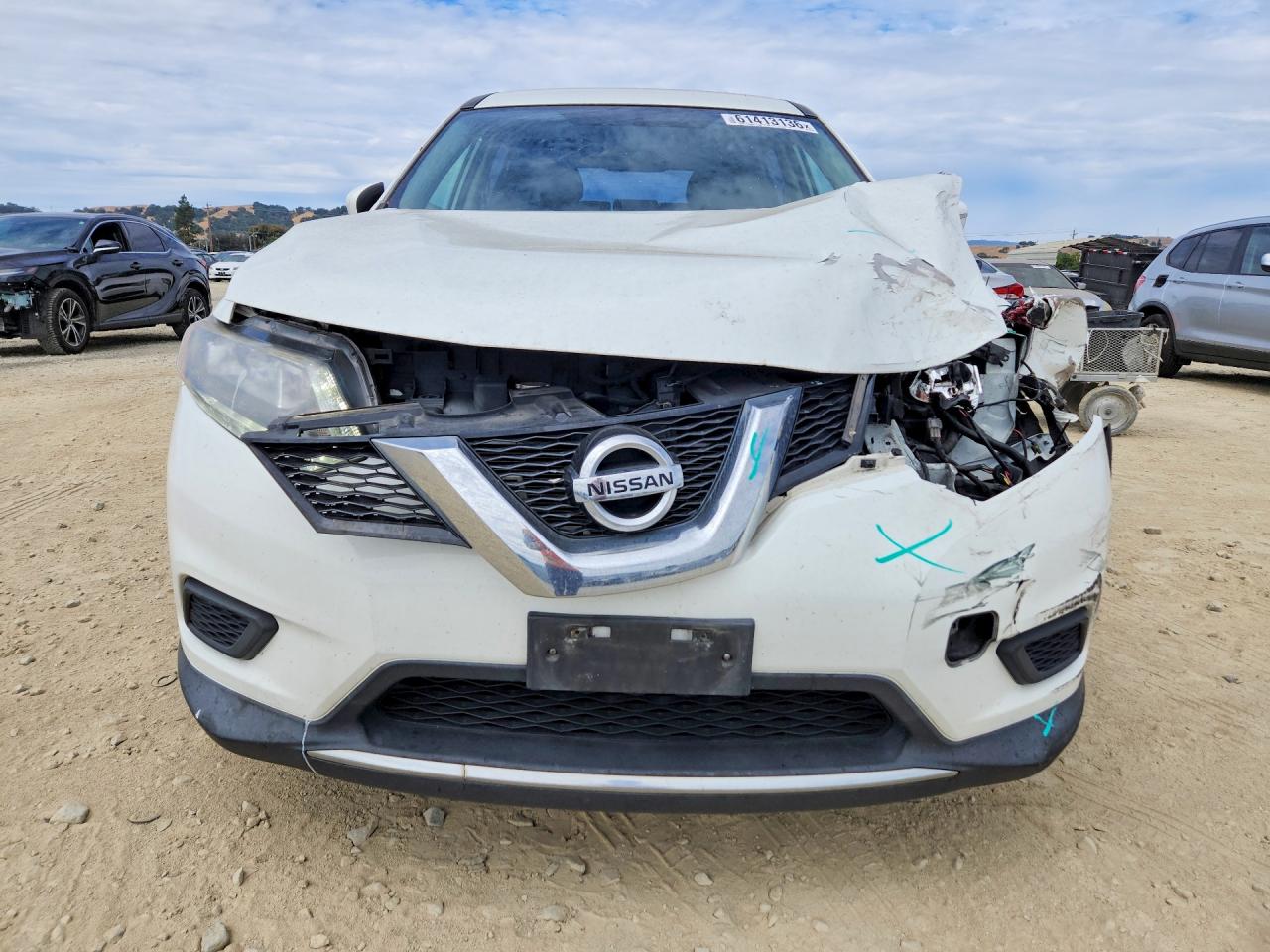 2015 Nissan Rogue S White vin: KNMAT2MTXFP566646