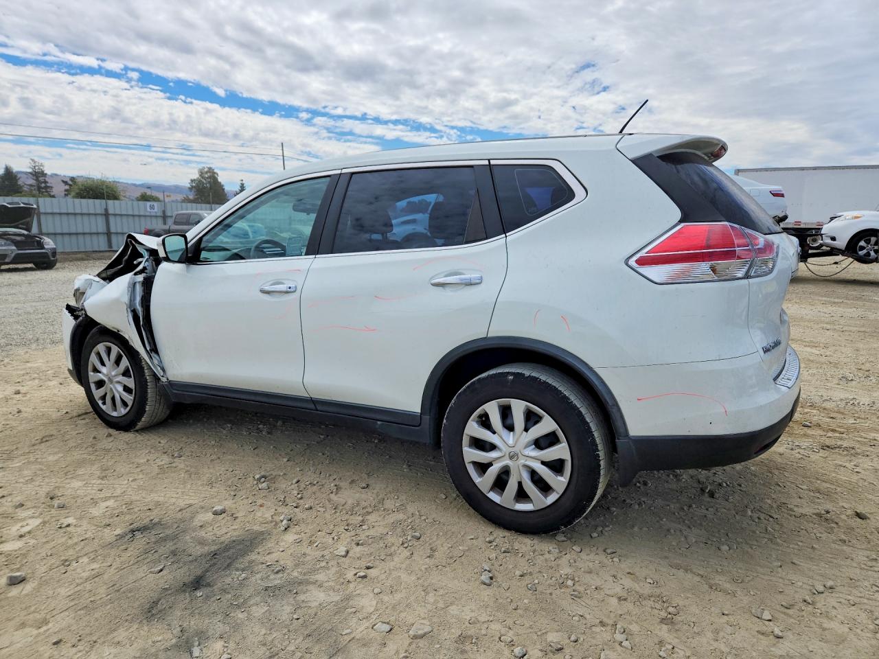 2015 Nissan Rogue S White vin: KNMAT2MTXFP566646