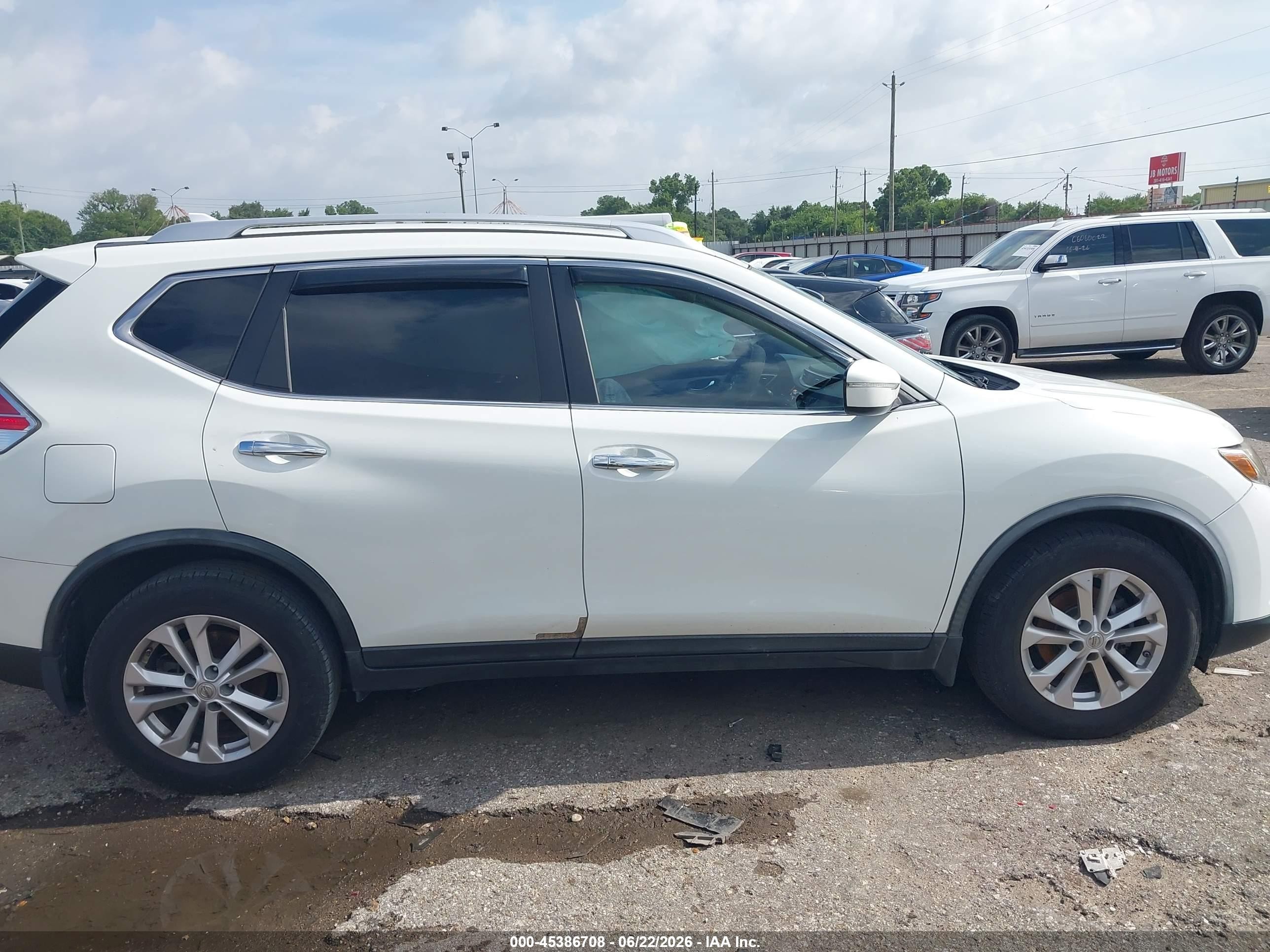 2015 Nissan Rogue Sv White vin: KNMAT2MTXFP572902