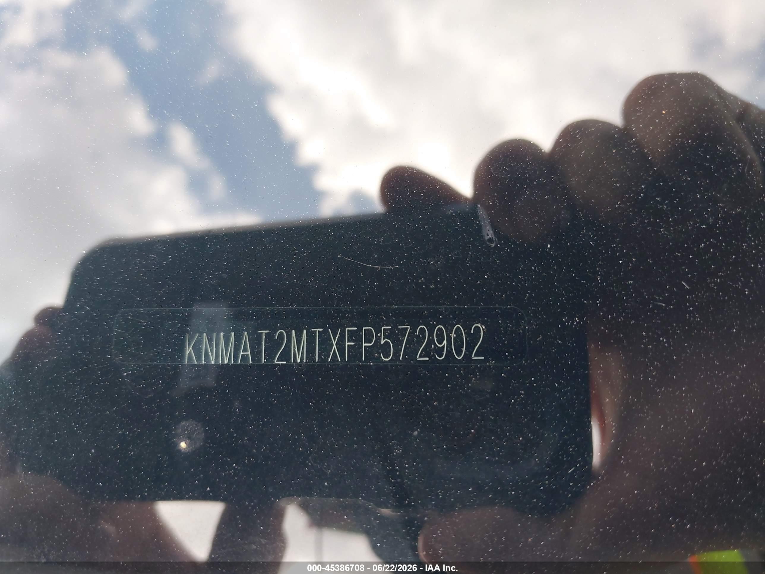 2015 Nissan Rogue Sv White vin: KNMAT2MTXFP572902
