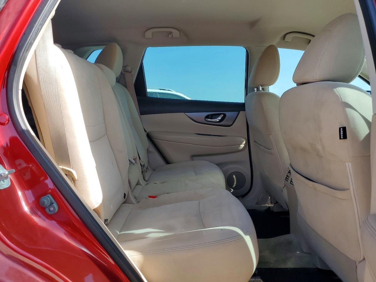 2015 Nissan Rogue S Red vin: KNMAT2MTXFP579560