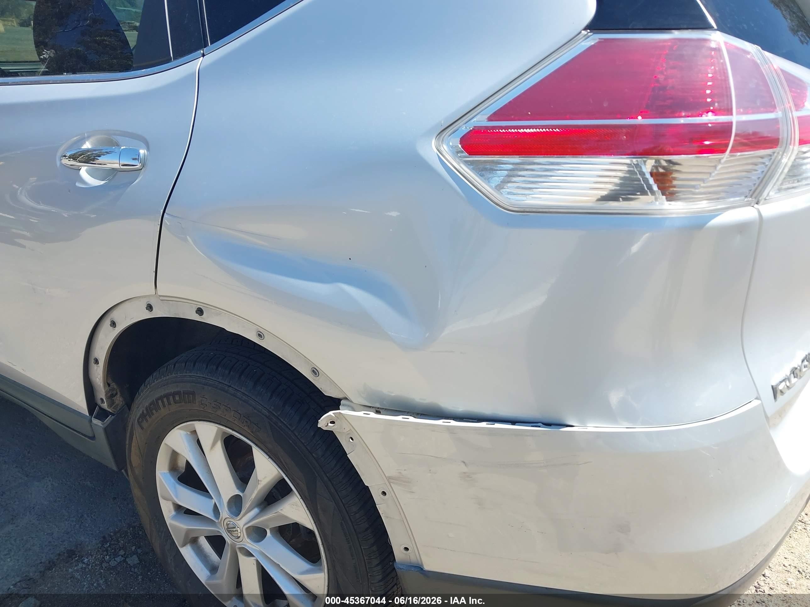 2015 Nissan Rogue Sv Silver vin: KNMAT2MTXFP584158