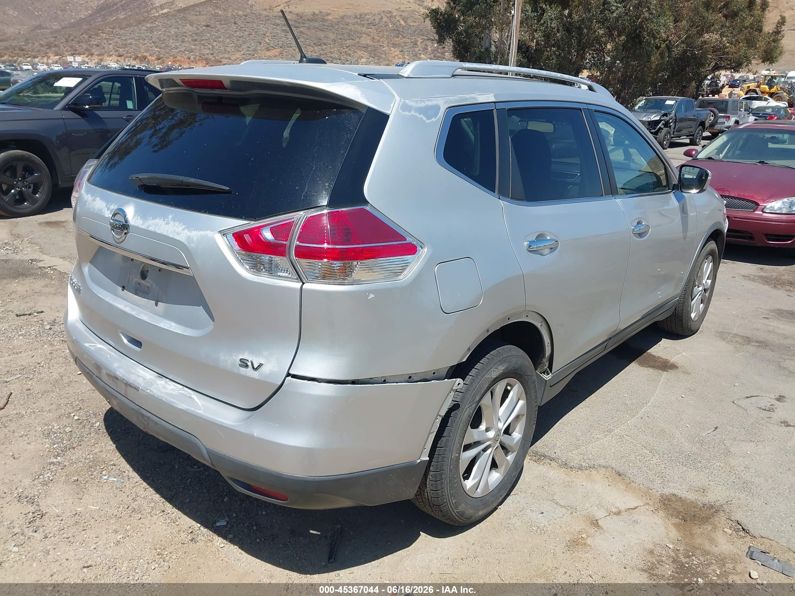 2015 Nissan Rogue Sv Silver vin: KNMAT2MTXFP584158