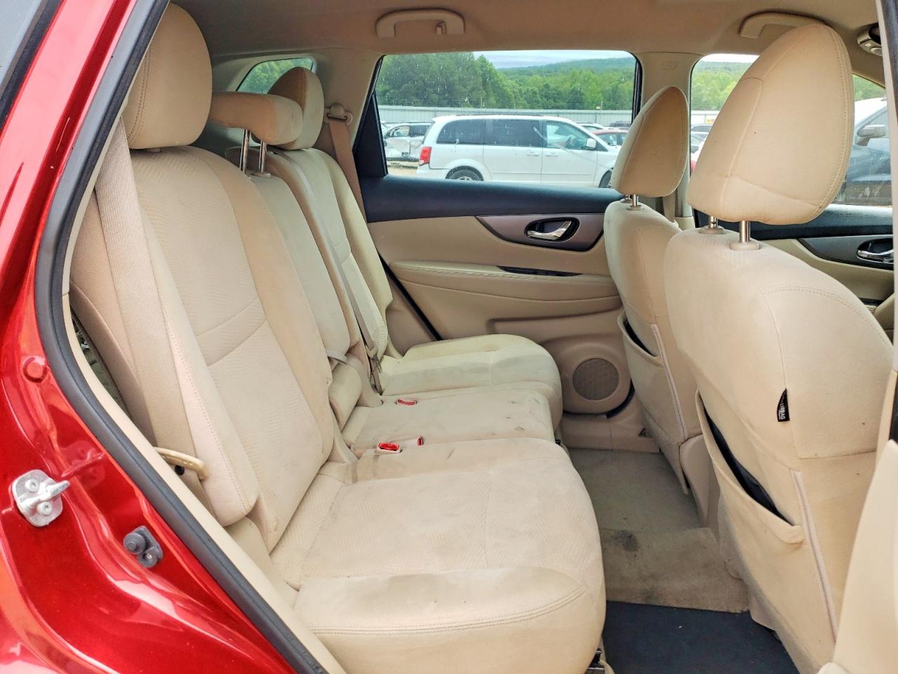2015 Nissan Rogue S Red vin: KNMAT2MV0FP507560