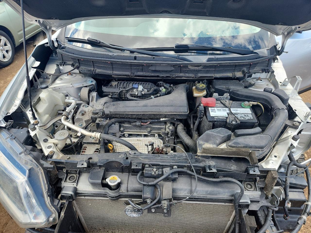 2015 Nissan Rogue Sv Silver vin: KNMAT2MV0FP515920