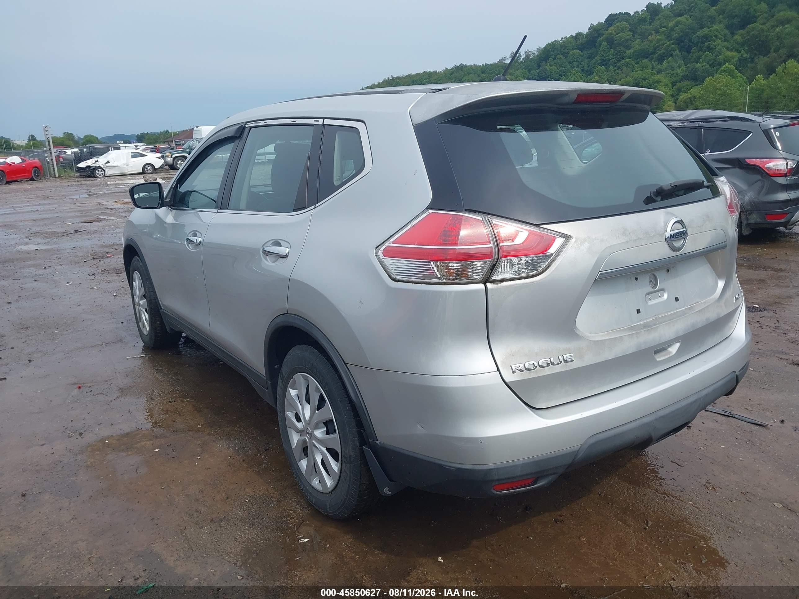 2015 Nissan Rogue S Silver vin: KNMAT2MV0FP518218
