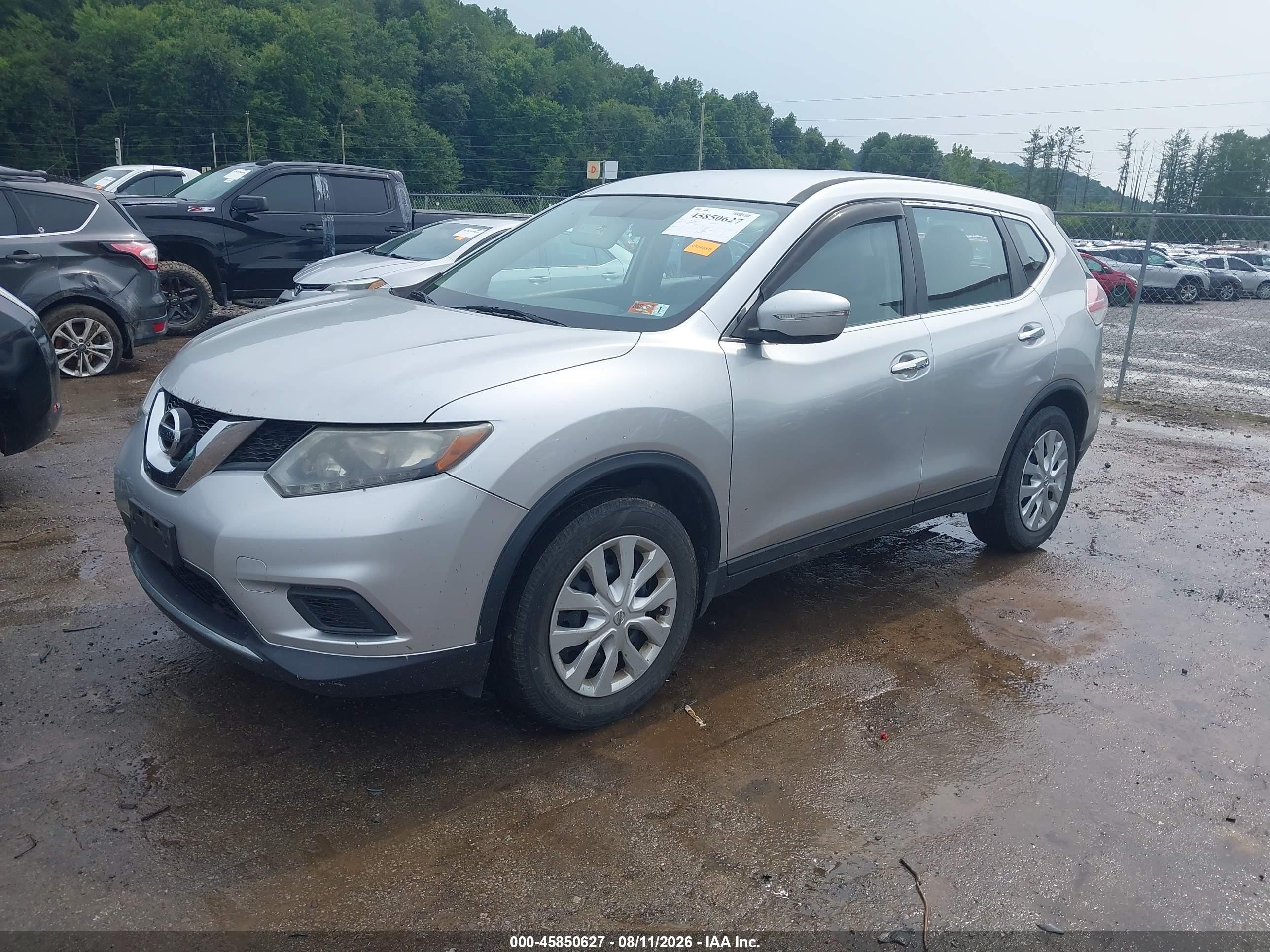 2015 Nissan Rogue S Silver vin: KNMAT2MV0FP518218