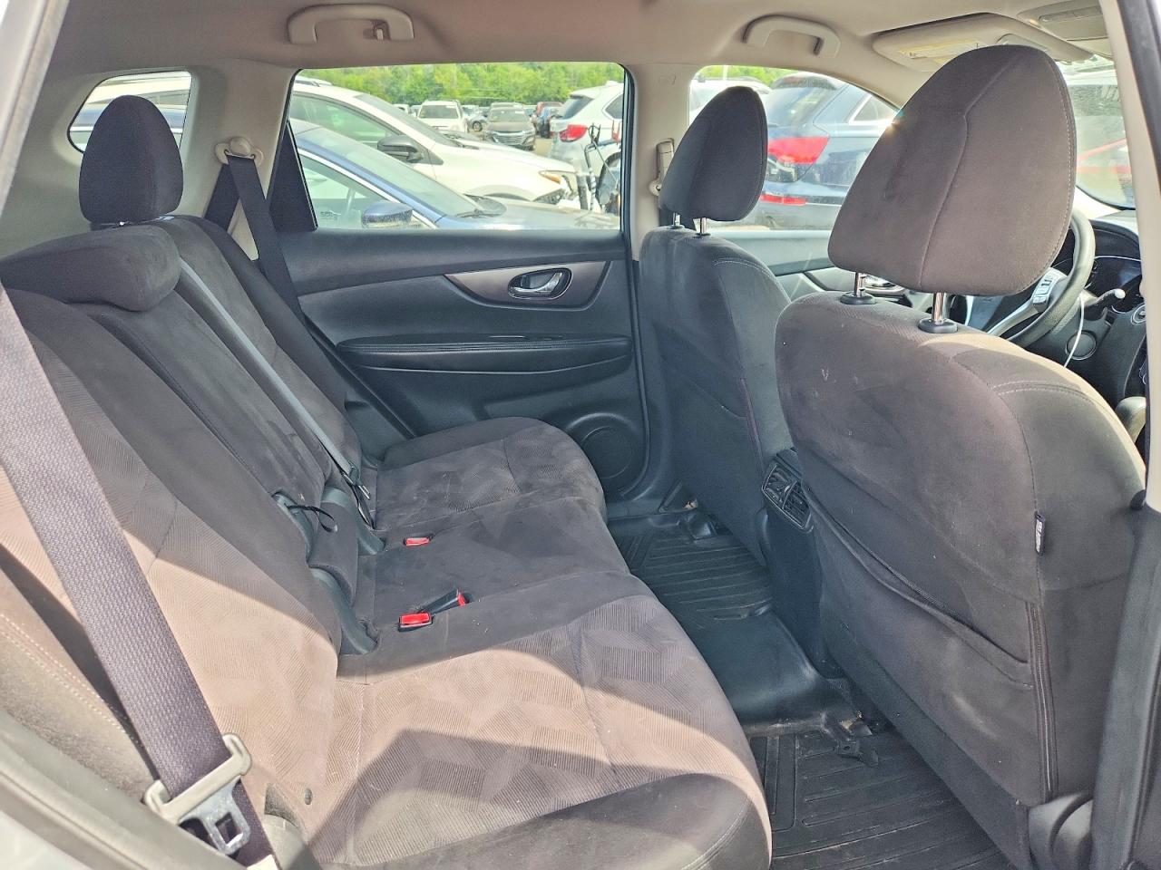 2015 Nissan Rogue Sv Silver vin: KNMAT2MV0FP519062