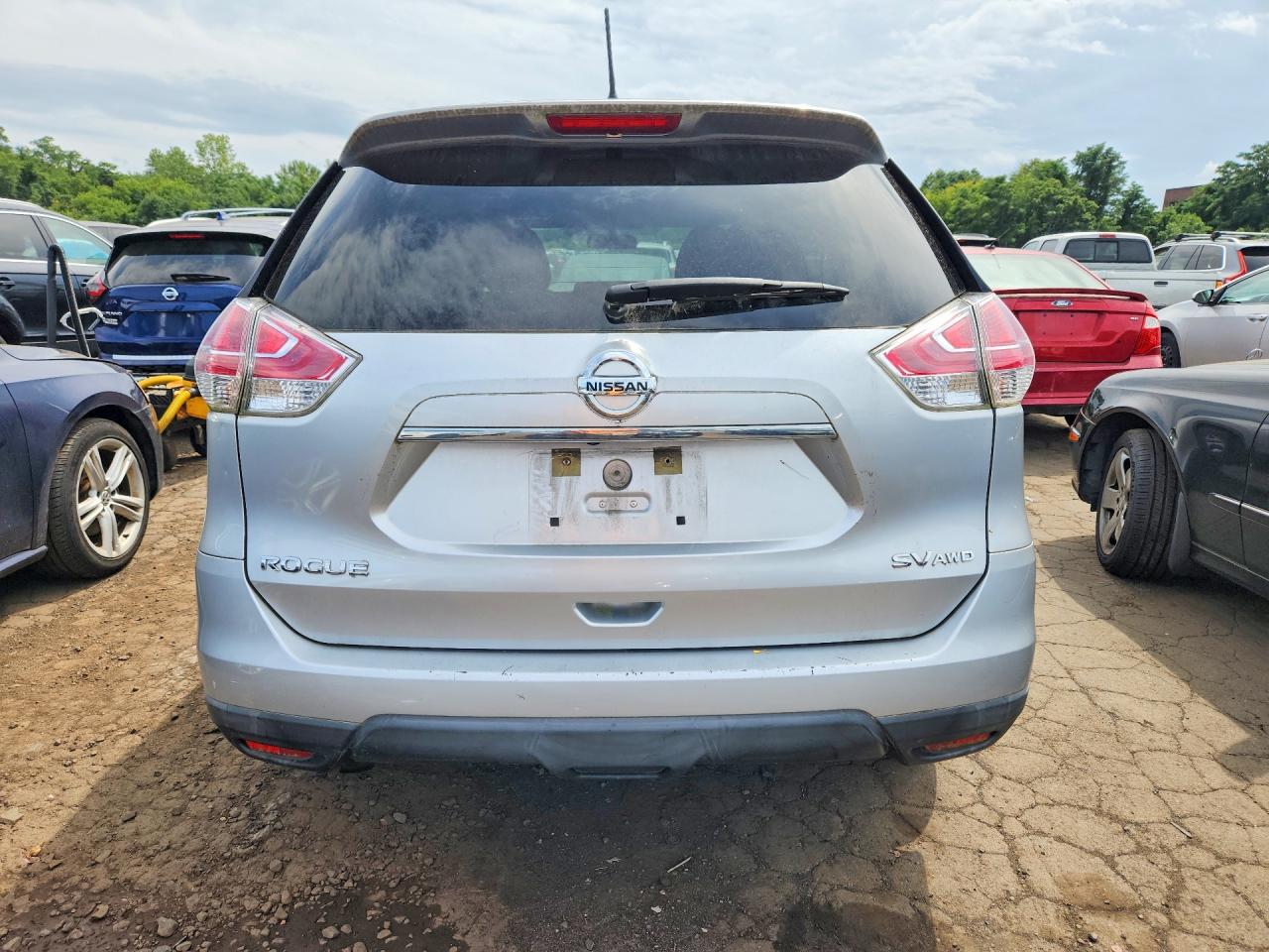 2015 Nissan Rogue Sv Silver vin: KNMAT2MV0FP519062