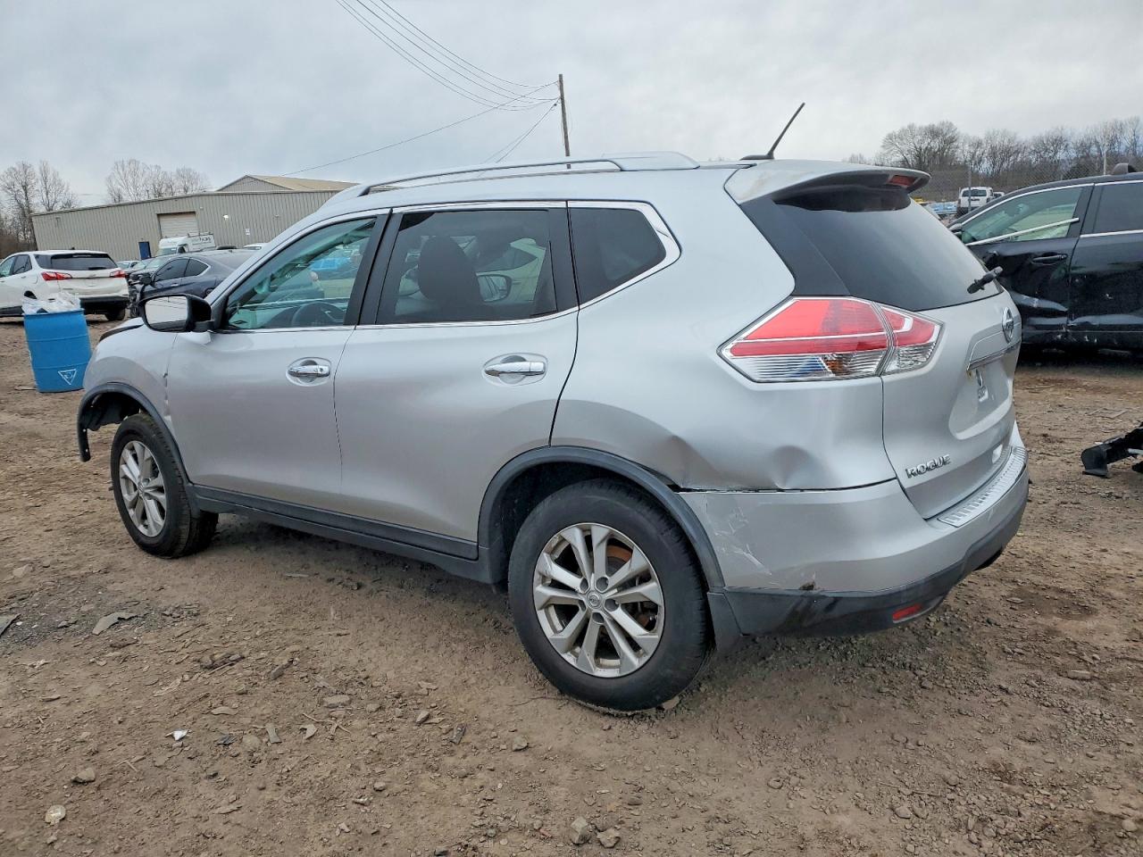 2015 Nissan Rogue S Серебряный vin: KNMAT2MV0FP548125