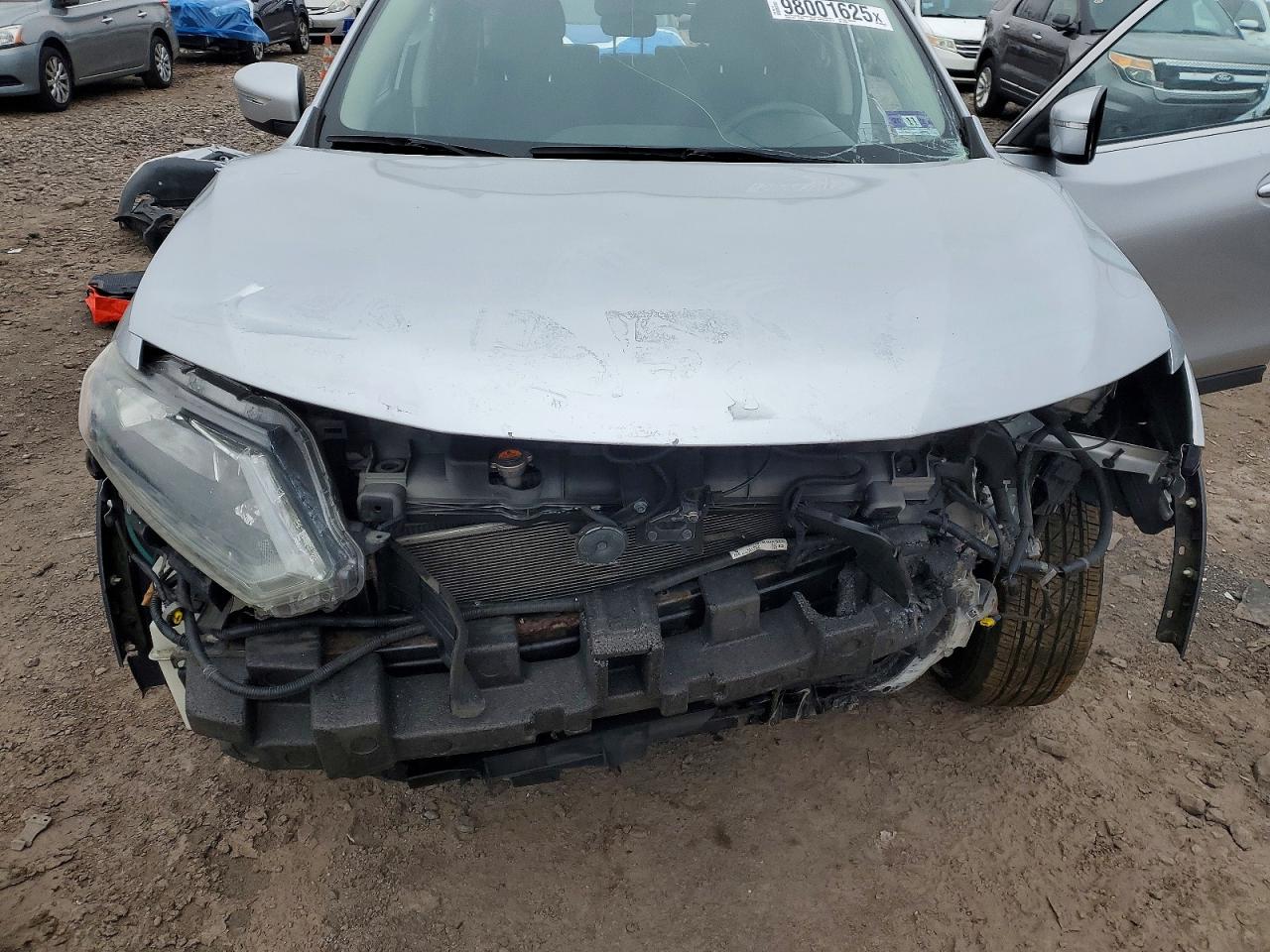 2015 Nissan Rogue S Серебряный vin: KNMAT2MV0FP548125