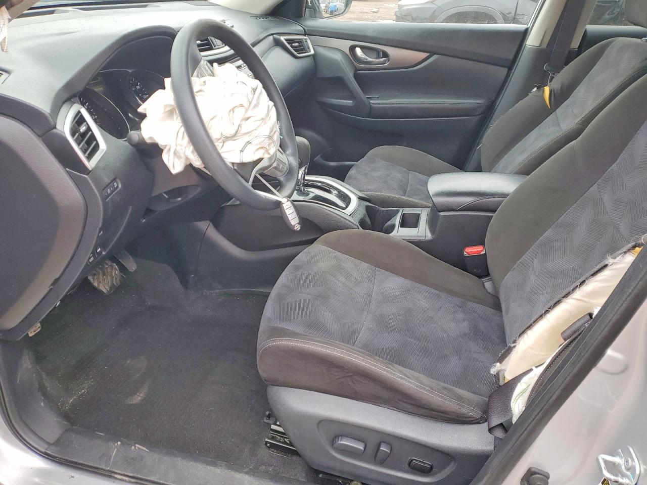 2015 Nissan Rogue S Серебряный vin: KNMAT2MV0FP548125