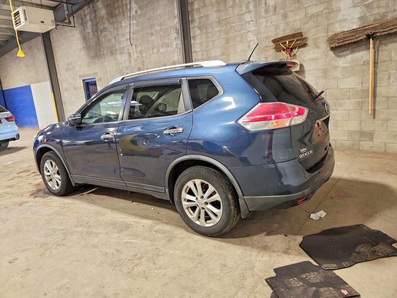 2015 Nissan Rogue Sv Синий vin: KNMAT2MV0FP552918
