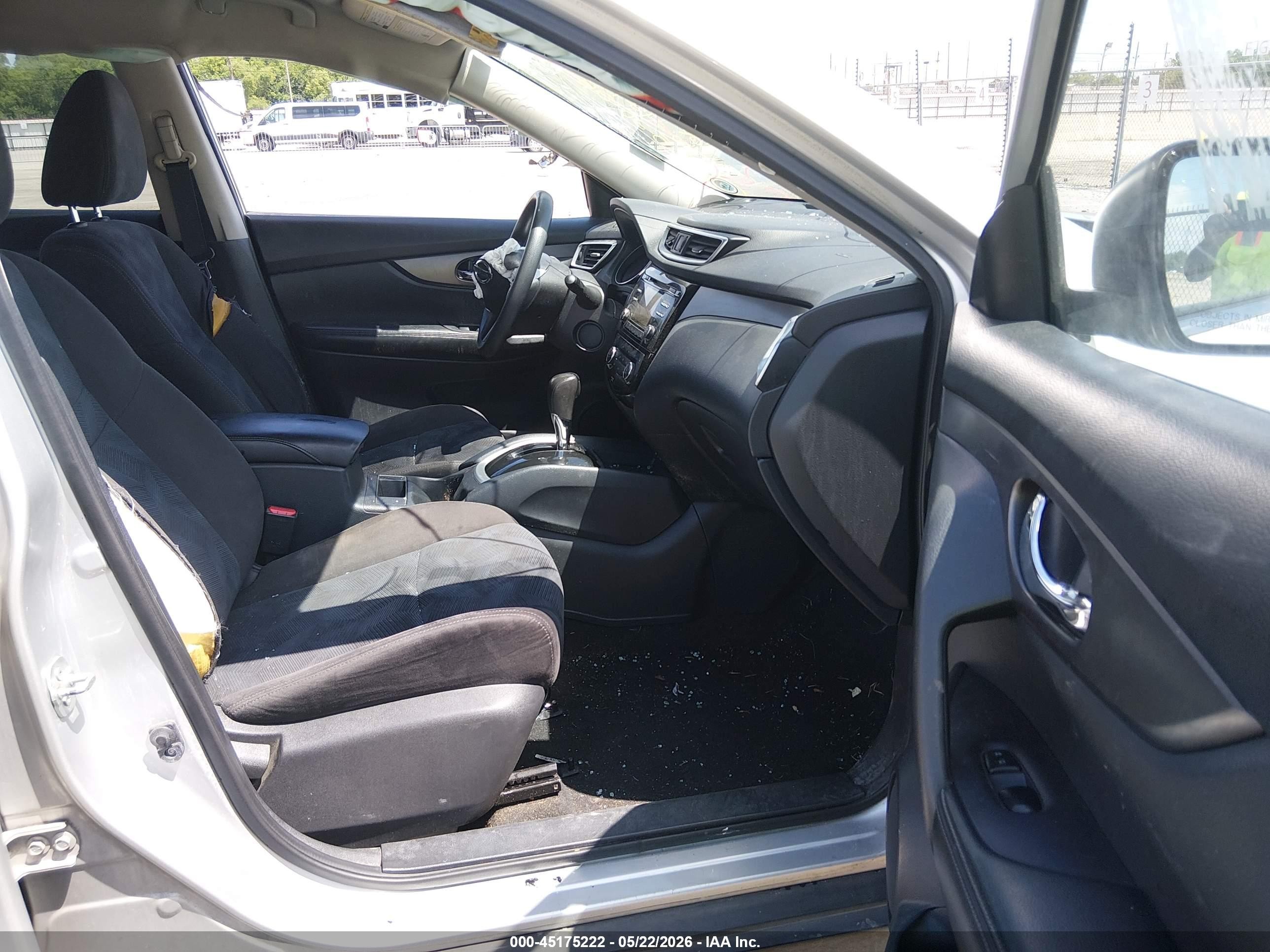 2015 Nissan Rogue Sv Silver vin: KNMAT2MV0FP560694