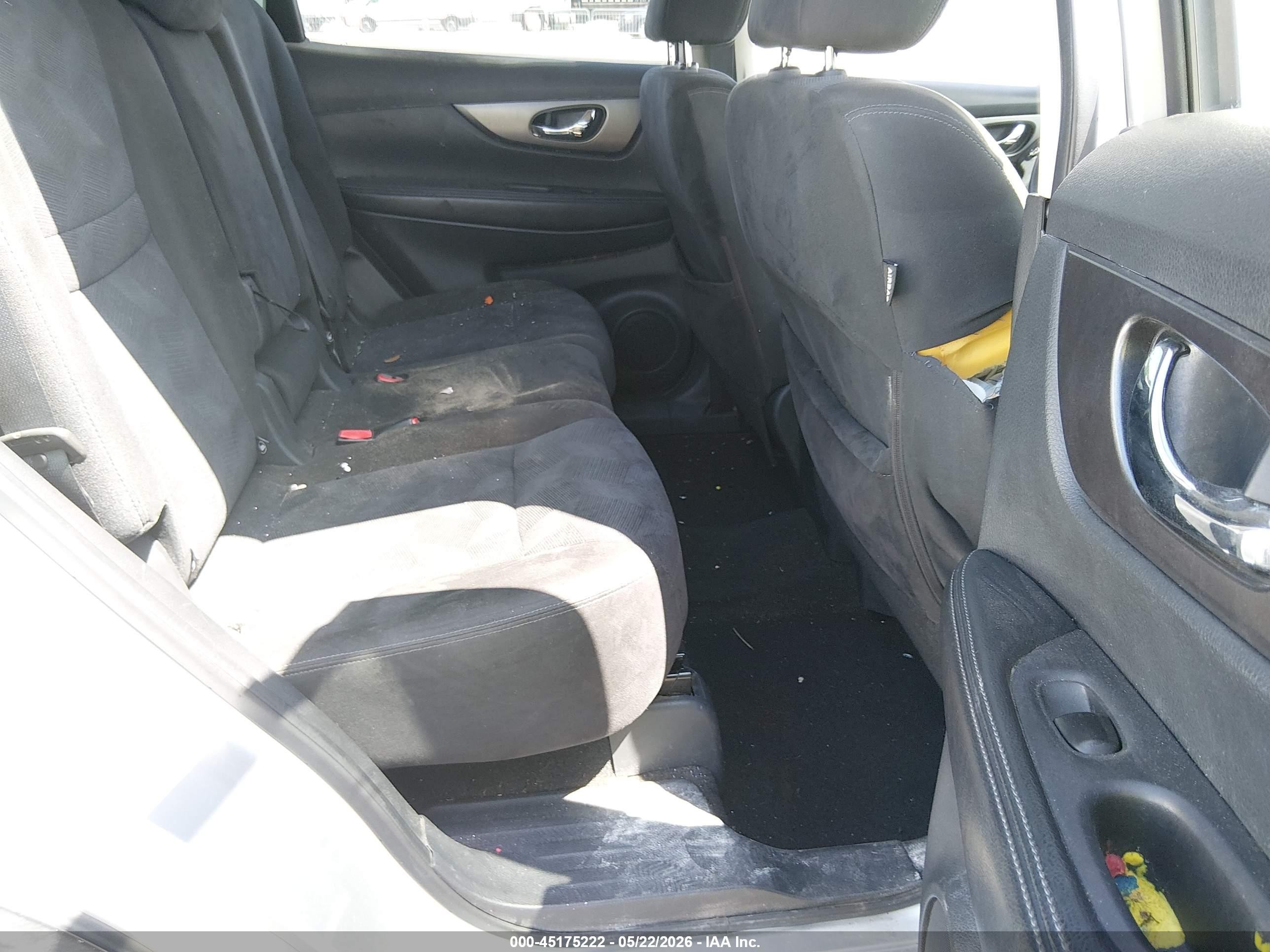 2015 Nissan Rogue Sv Silver vin: KNMAT2MV0FP560694
