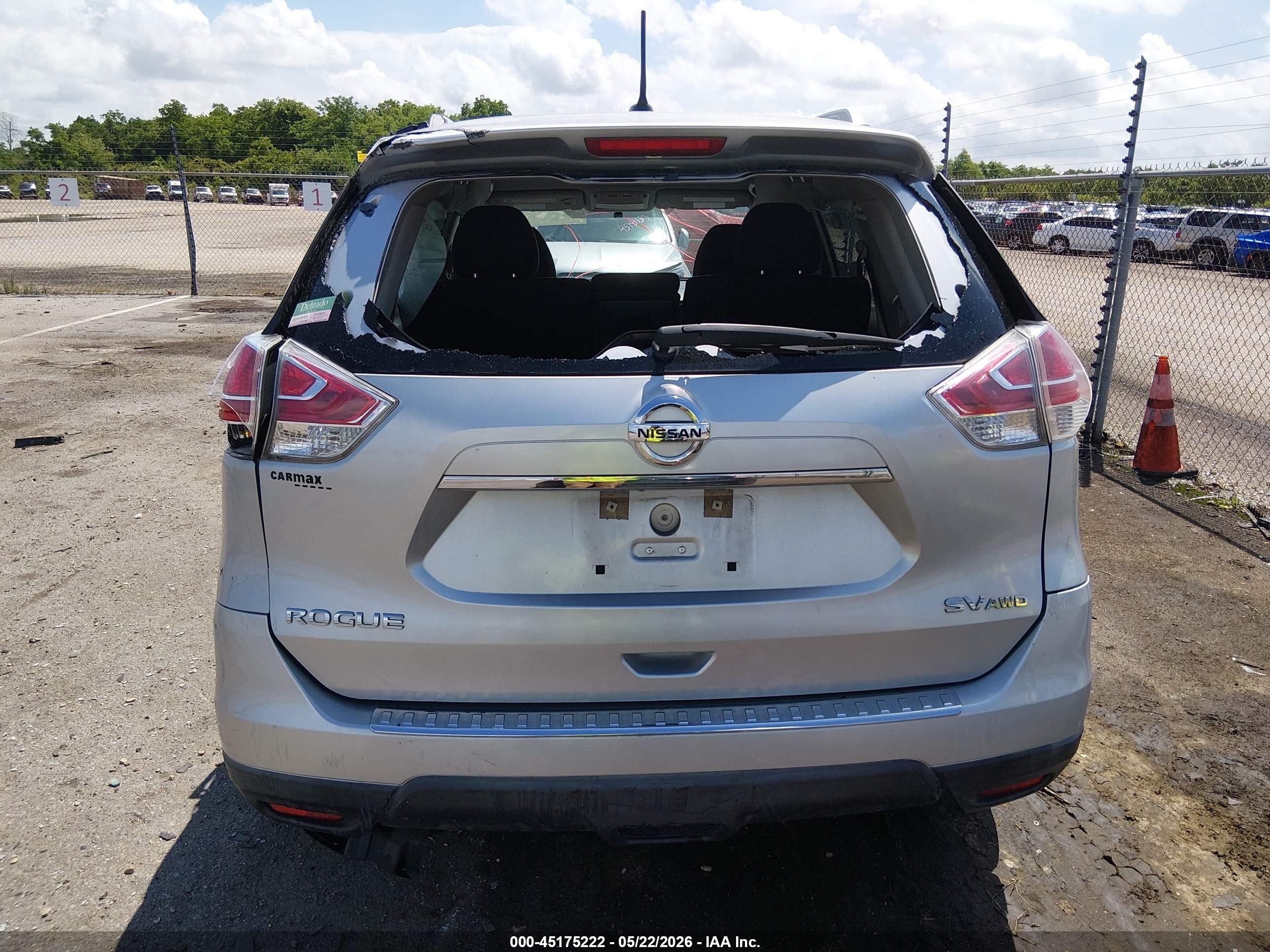 2015 Nissan Rogue Sv Silver vin: KNMAT2MV0FP560694
