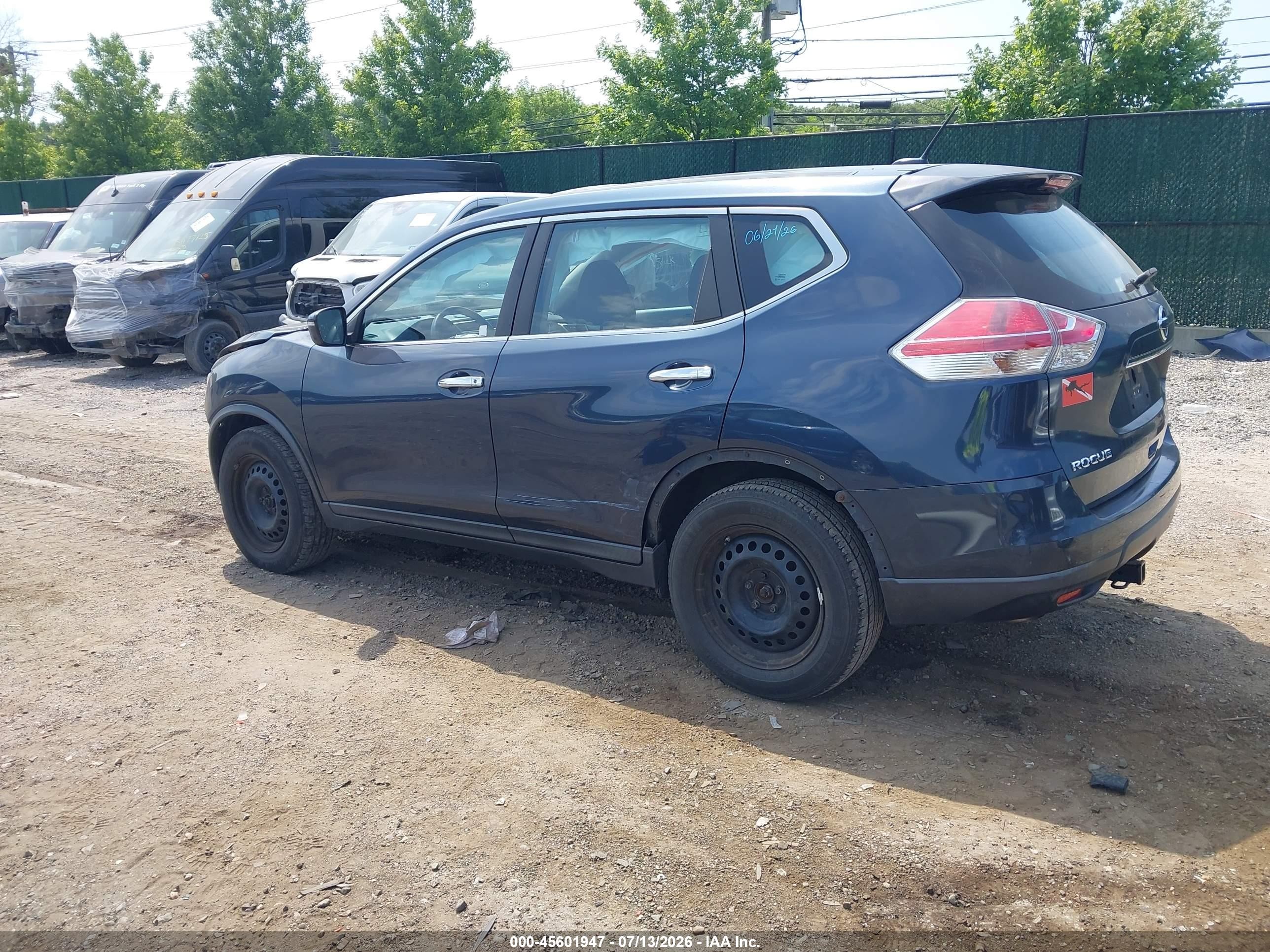 2015 Nissan Rogue S Blue vin: KNMAT2MV0FP568424