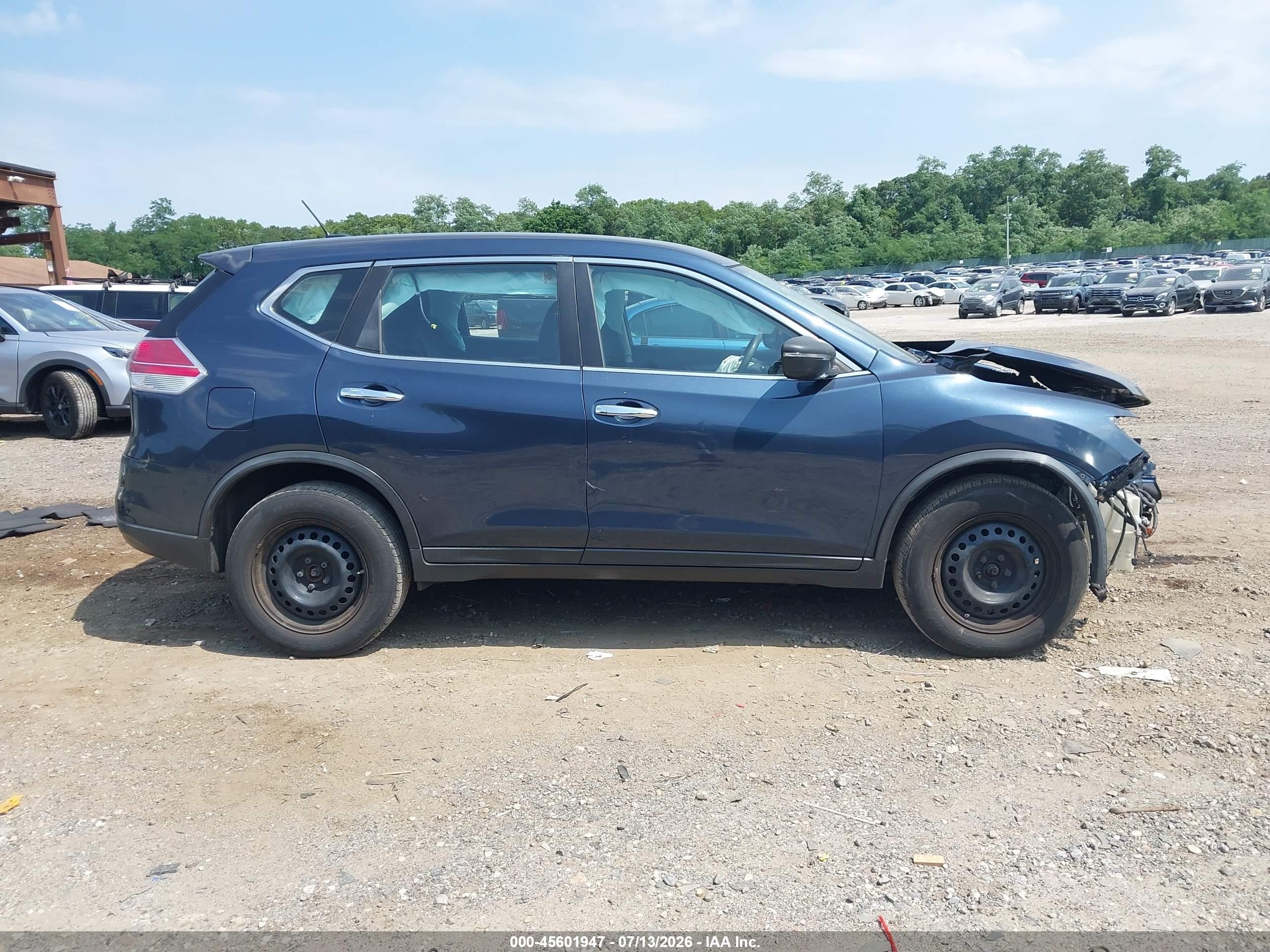 2015 Nissan Rogue S Blue vin: KNMAT2MV0FP568424