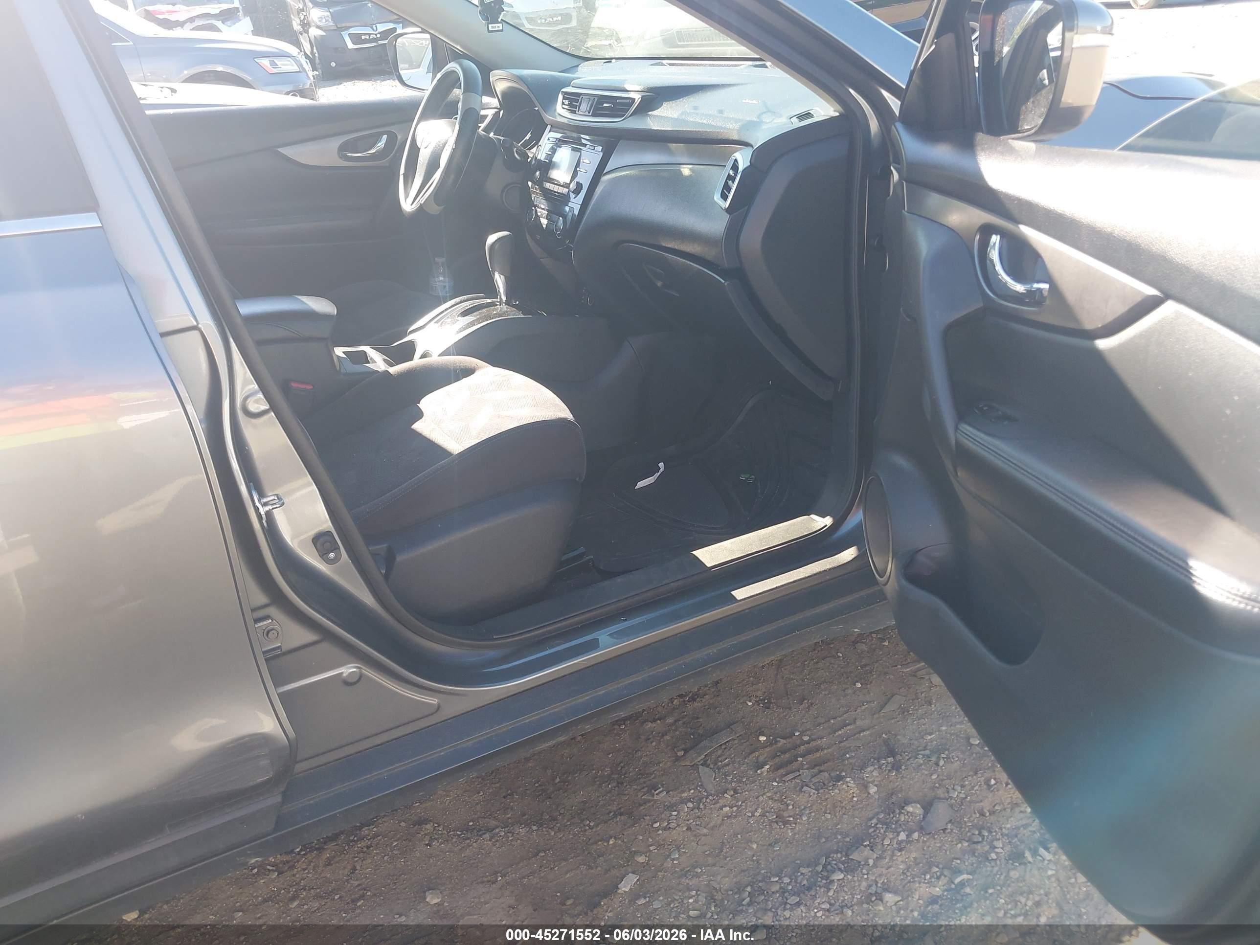 2015 Nissan Rogue Sv Silver vin: KNMAT2MV1FP520253