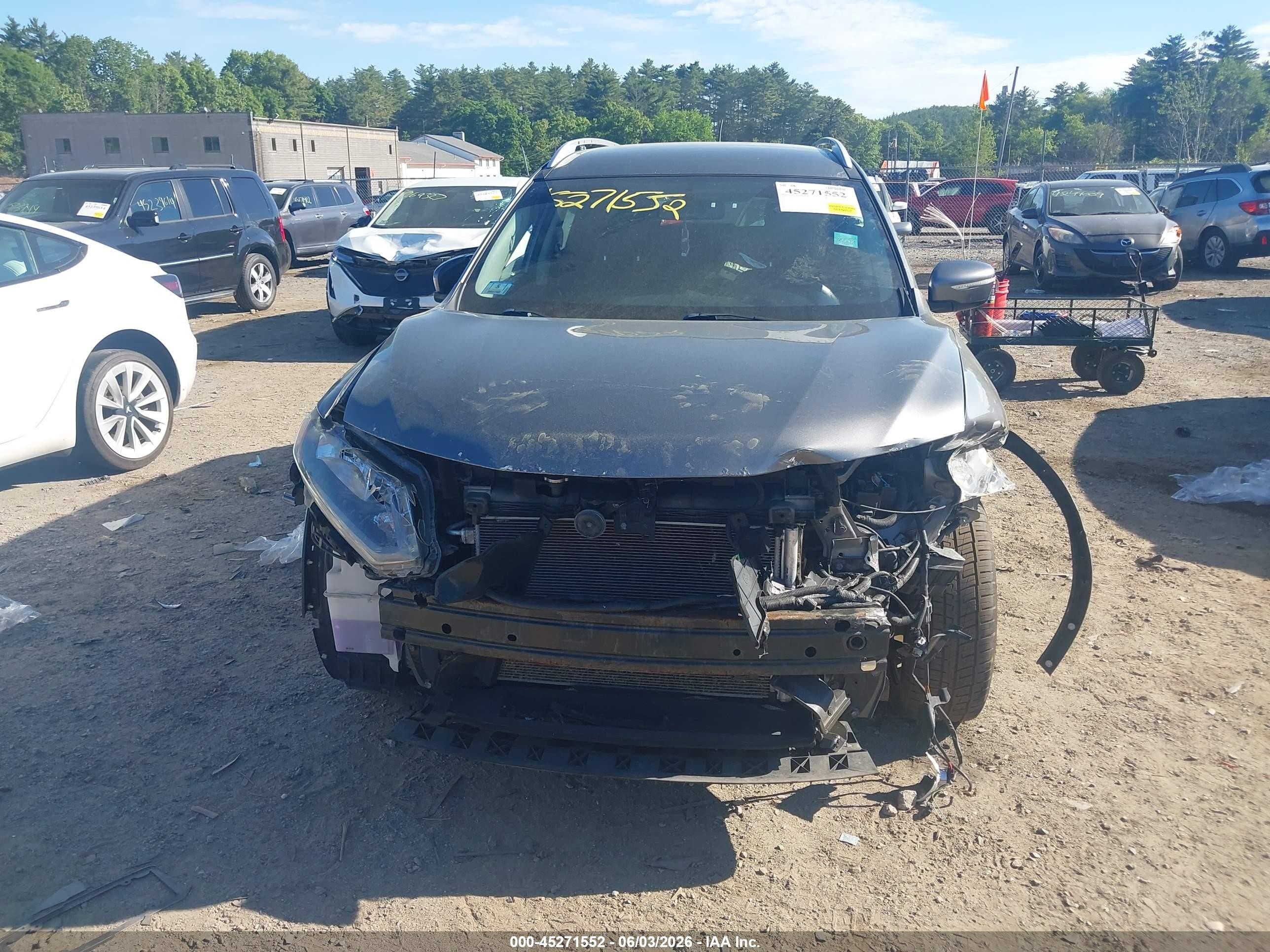 2015 Nissan Rogue Sv Silver vin: KNMAT2MV1FP520253