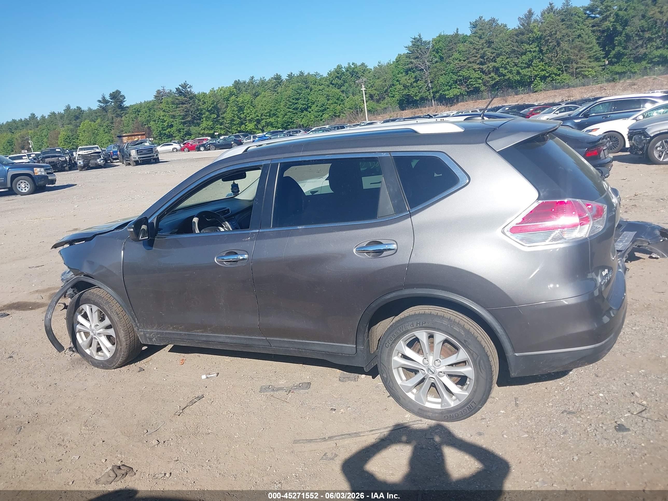 2015 Nissan Rogue Sv Silver vin: KNMAT2MV1FP520253