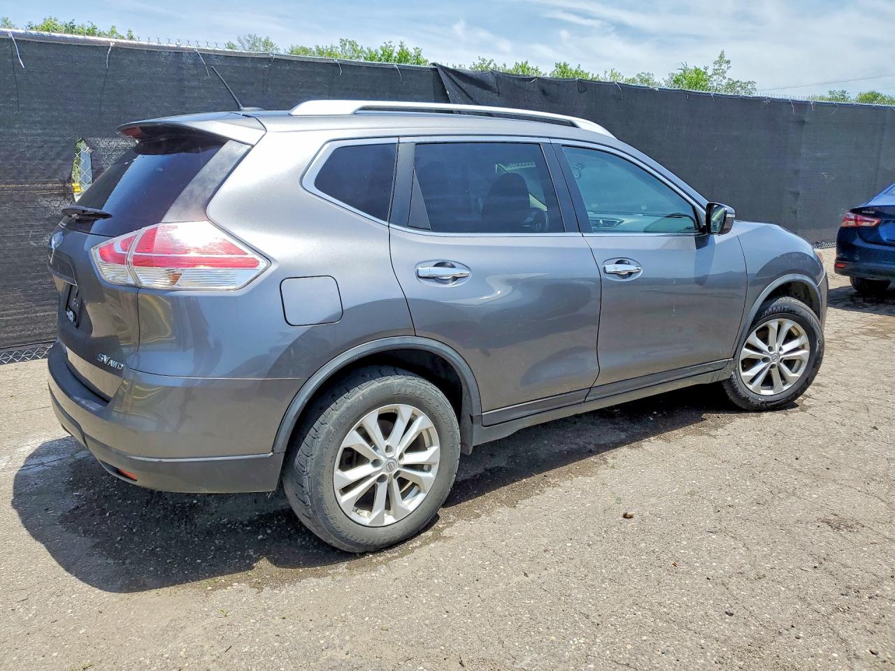 2015 Nissan Rogue Sv Серый vin: KNMAT2MV1FP528899