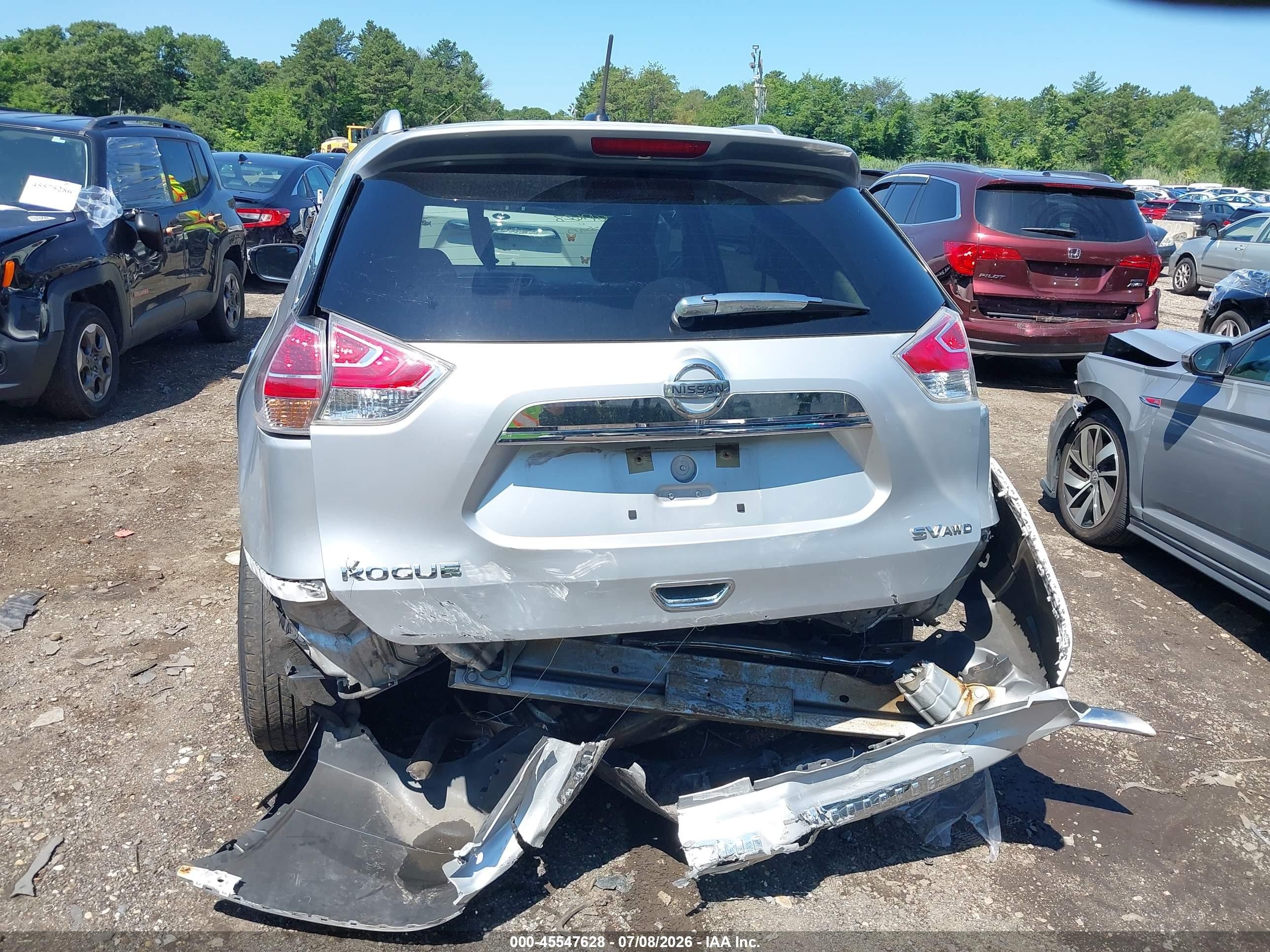 2015 Nissan Rogue Sv Silver vin: KNMAT2MV1FP541698