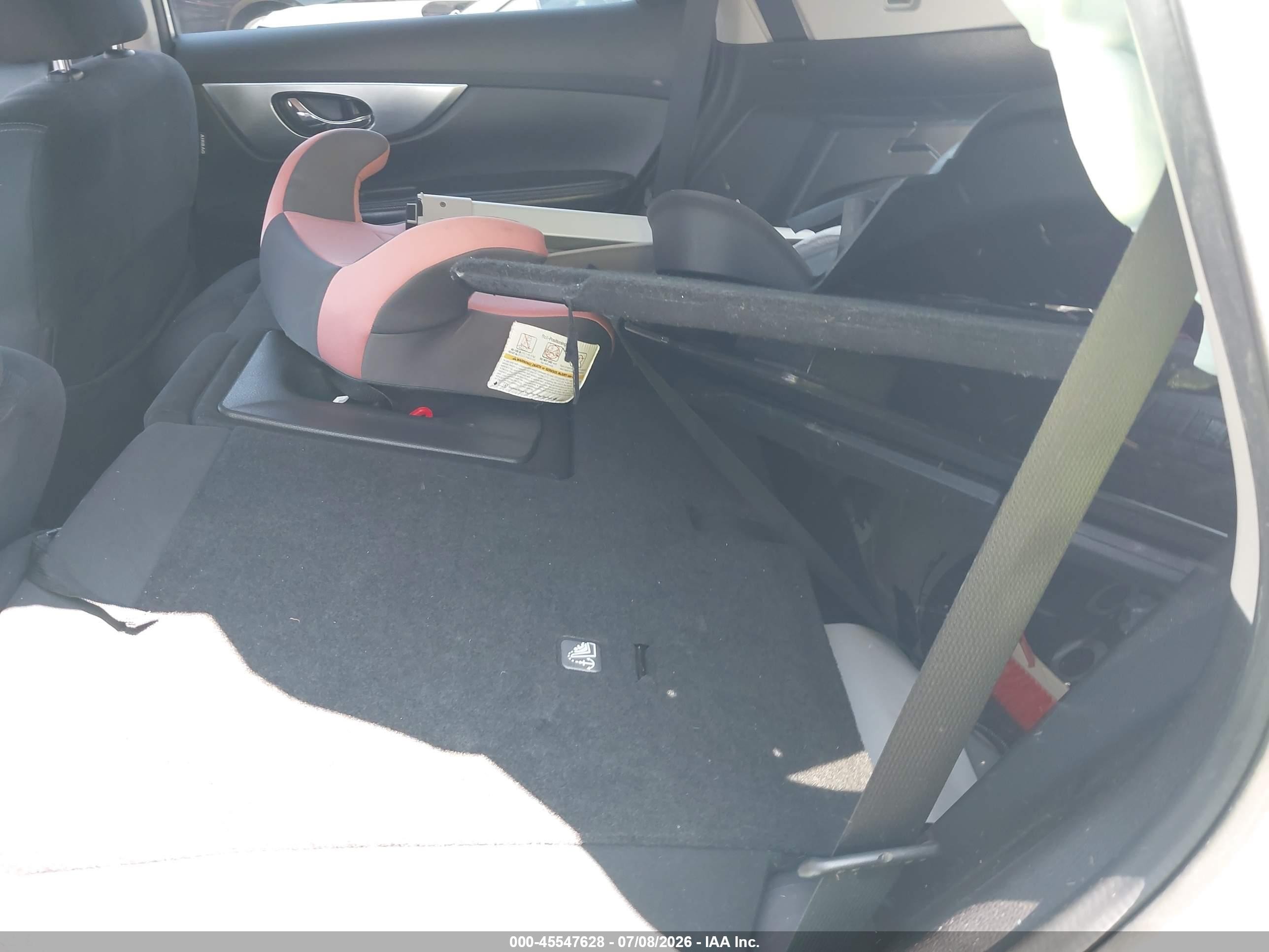 2015 Nissan Rogue Sv Silver vin: KNMAT2MV1FP541698