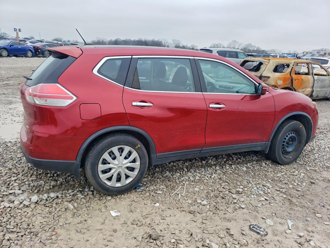 2015 Nissan Rogue S Maroon vin: KNMAT2MV1FP542964