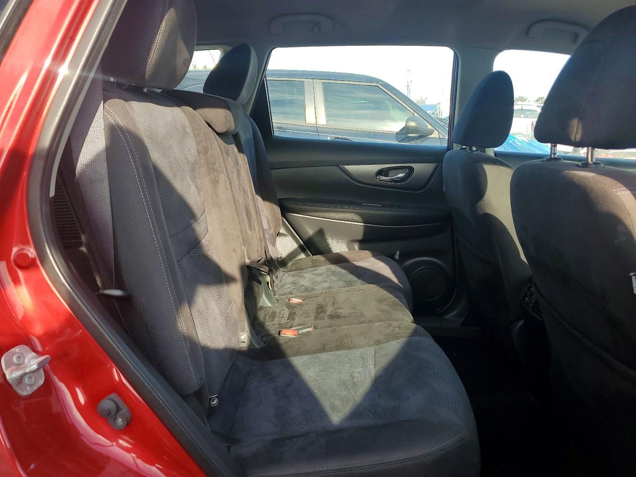 2015 Nissan Rogue S Красный vin: KNMAT2MV1FP549008
