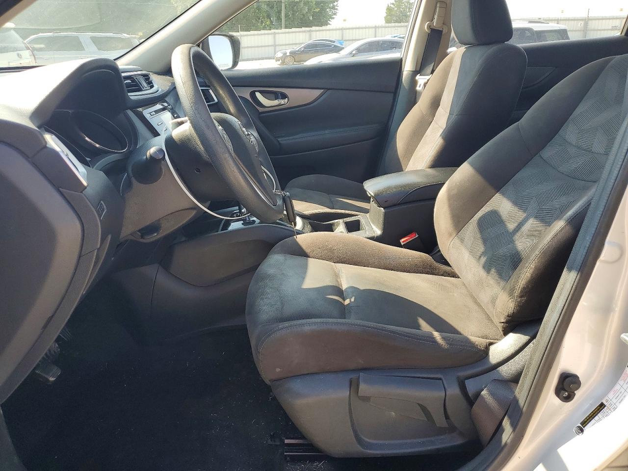2015 Nissan Rogue S Серебряный vin: KNMAT2MV1FP561031