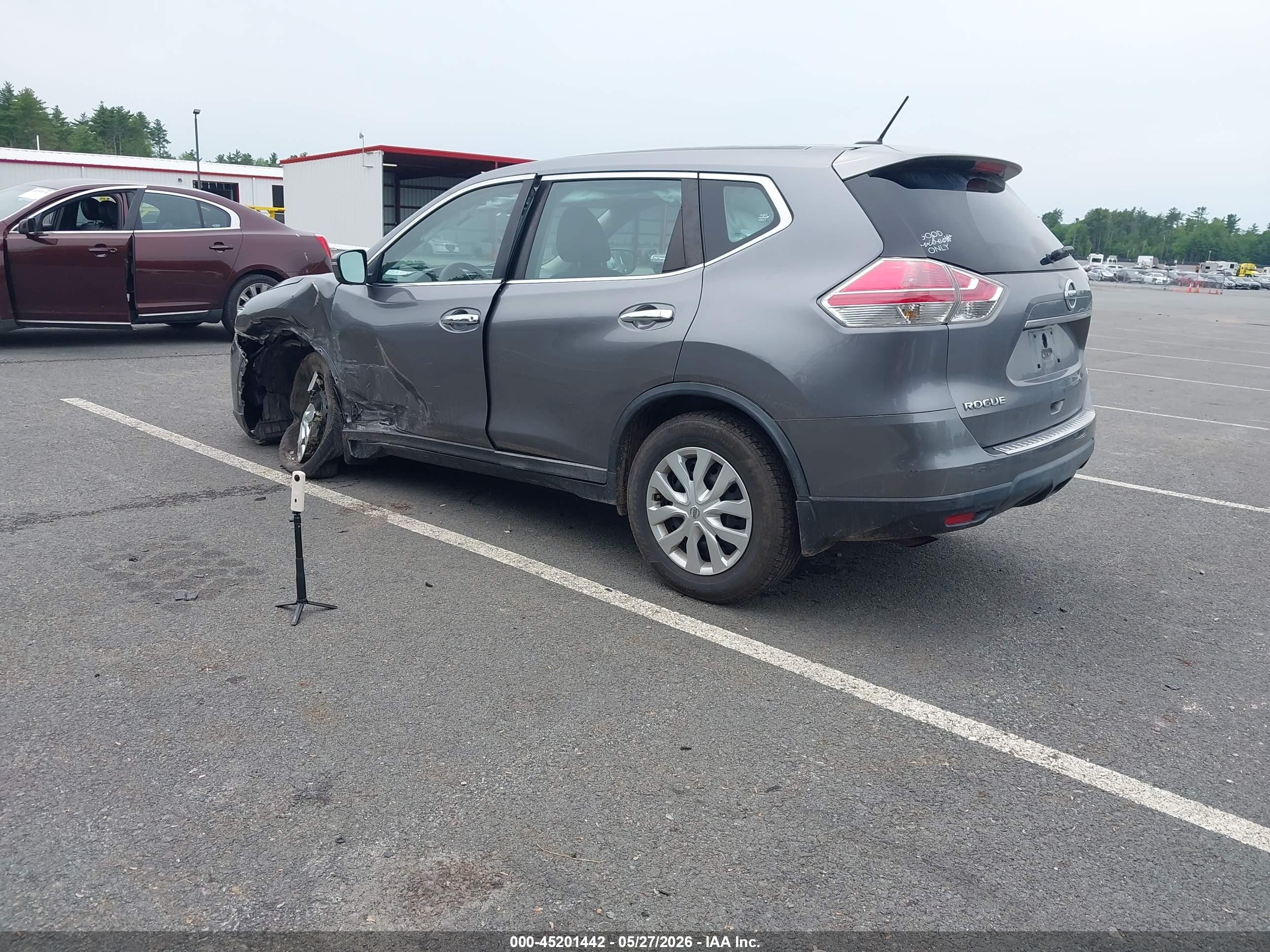 2015 Nissan Rogue S Gray vin: KNMAT2MV1FP565239