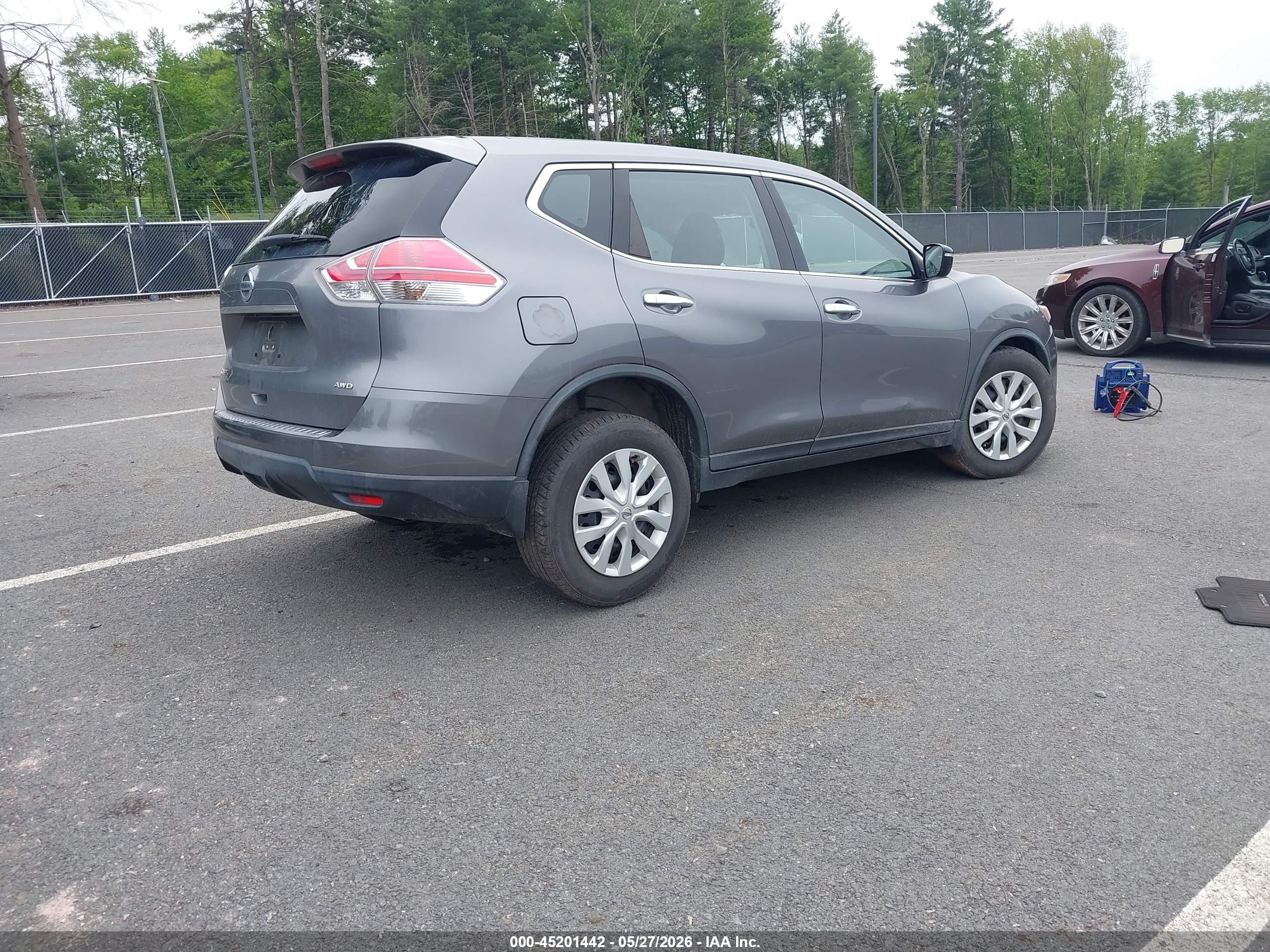 2015 Nissan Rogue S Gray vin: KNMAT2MV1FP565239