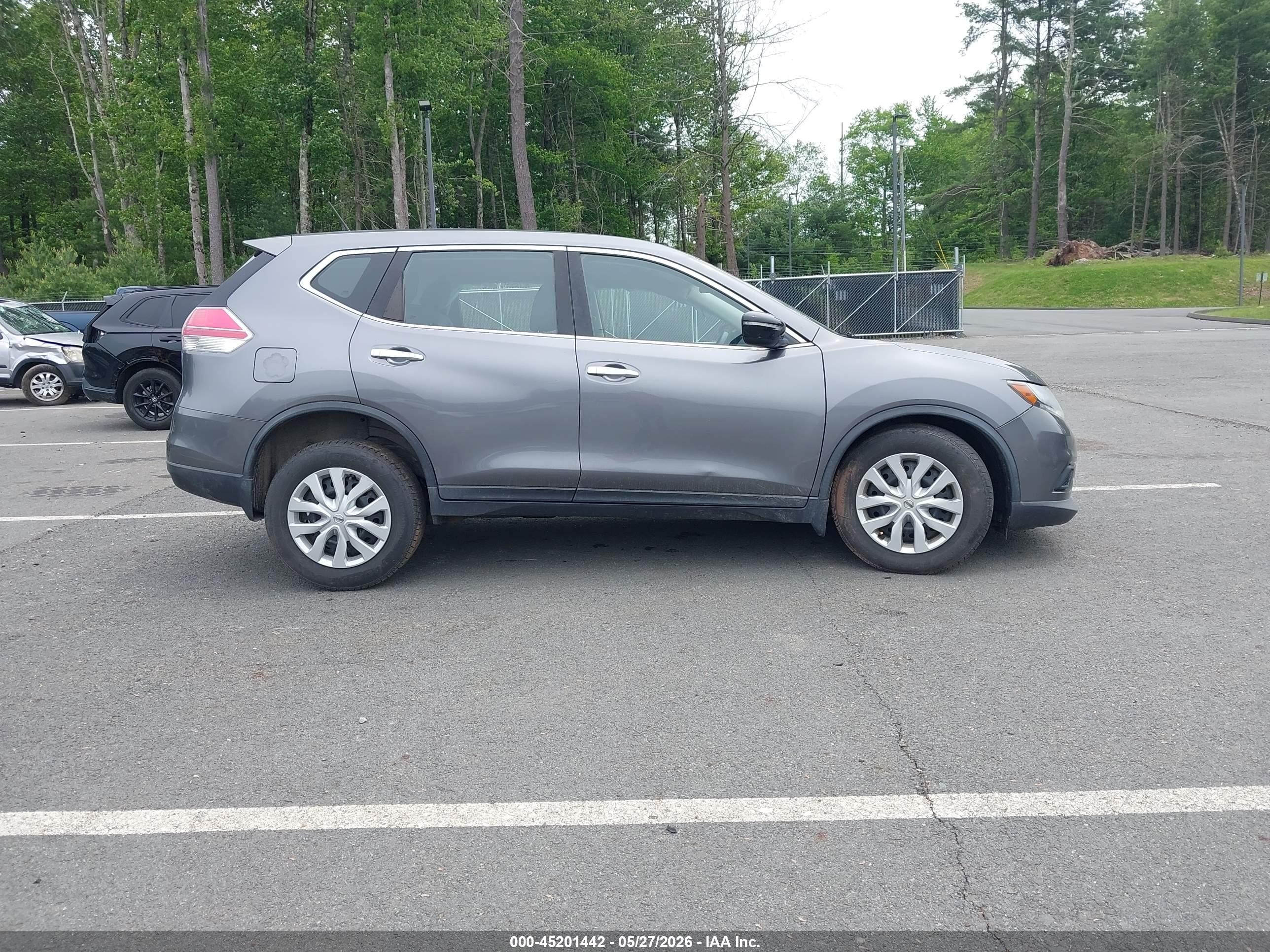 2015 Nissan Rogue S Gray vin: KNMAT2MV1FP565239