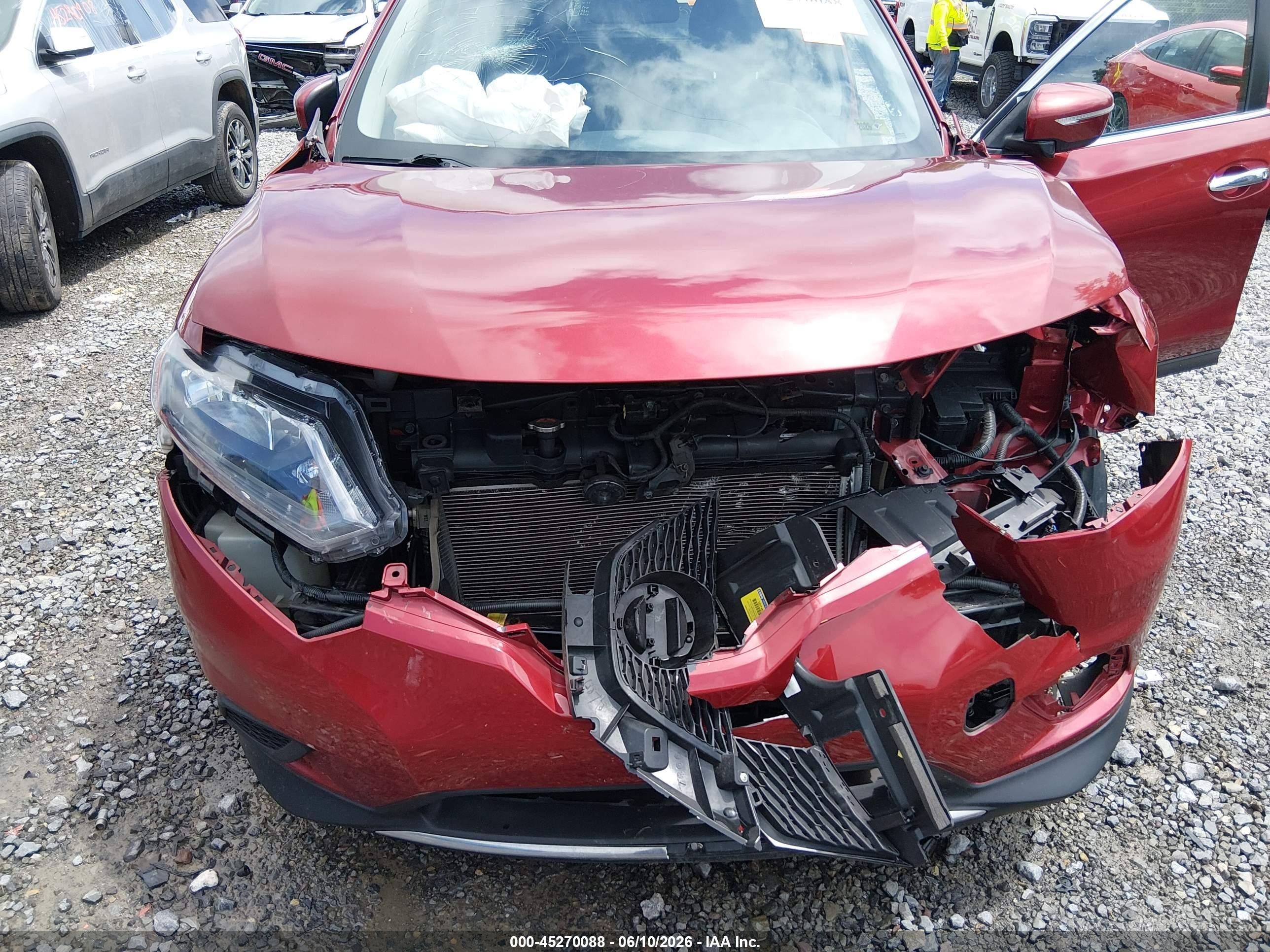2015 Nissan Rogue S Red vin: KNMAT2MV1FP572210