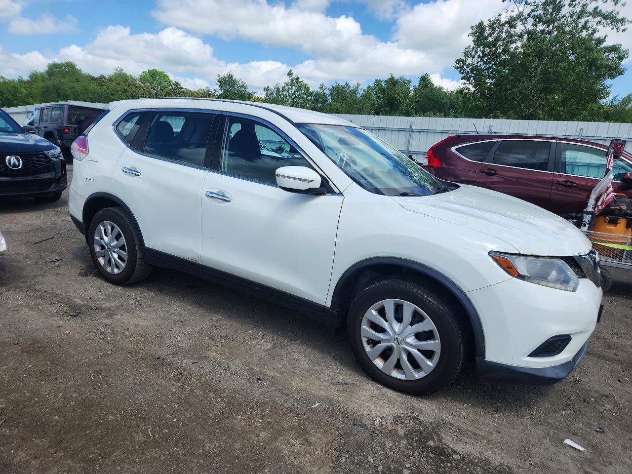 2015 Nissan Rogue S Белый vin: KNMAT2MV1FP573132