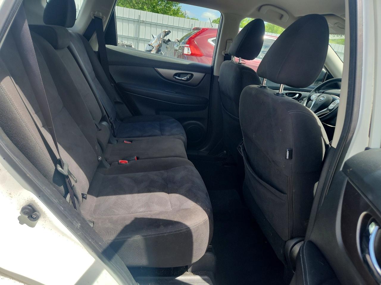 2015 Nissan Rogue S Белый vin: KNMAT2MV1FP573132