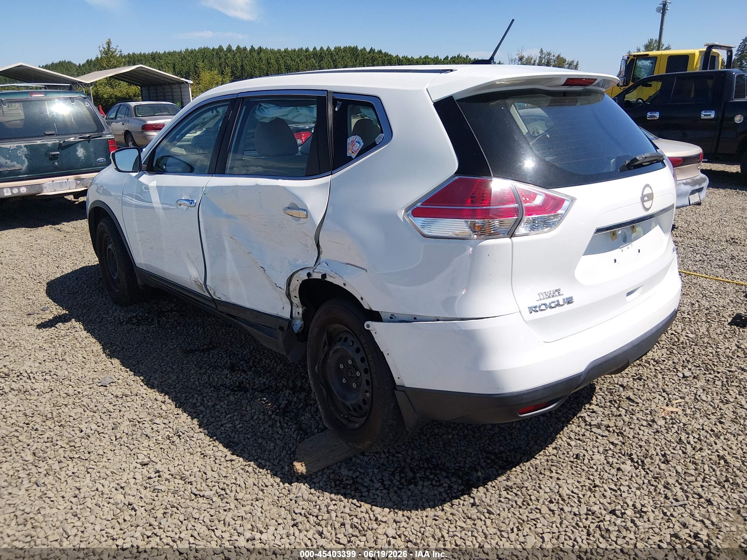 2015 Nissan Rogue S White vin: KNMAT2MV1FP581845