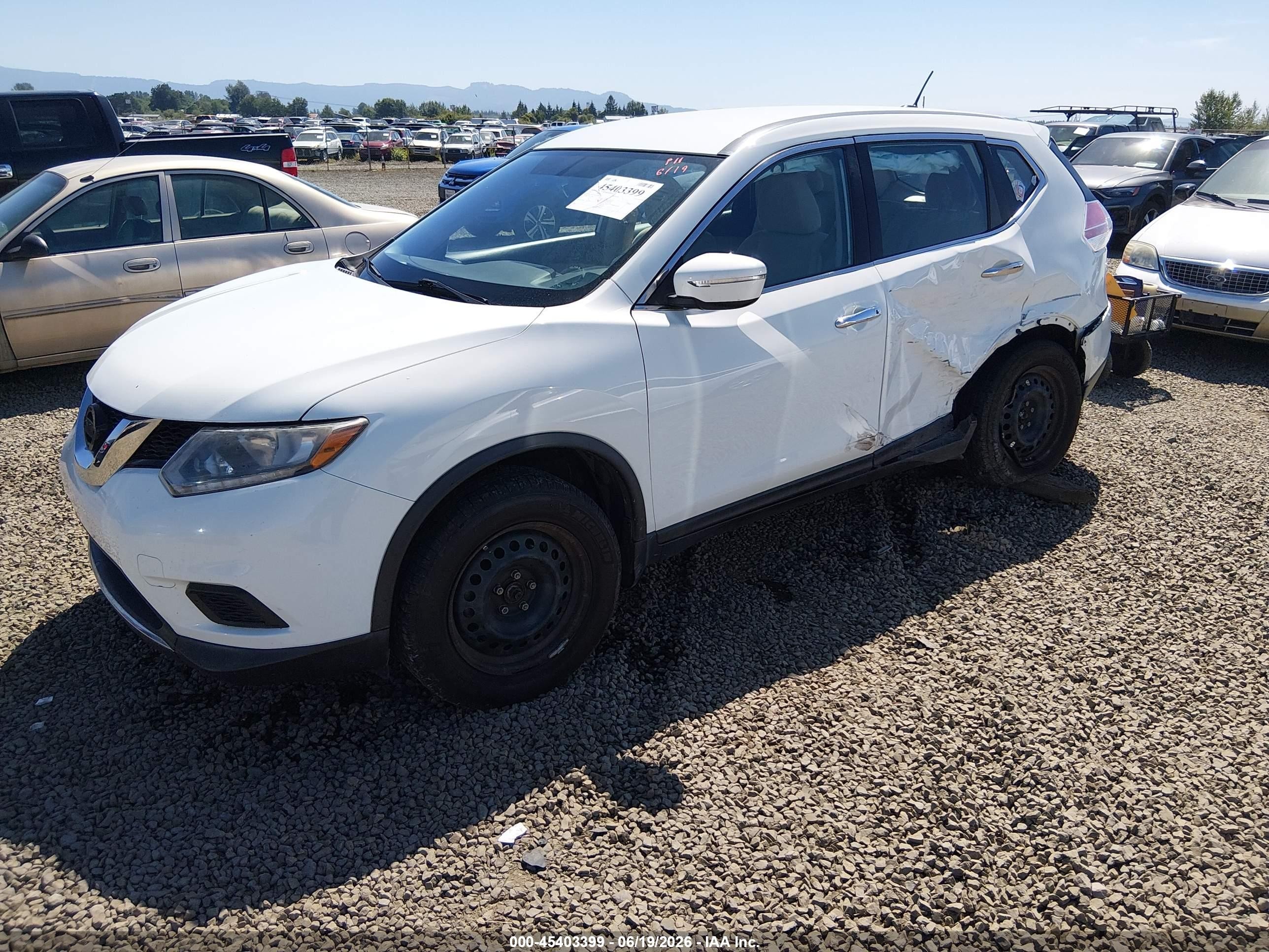 2015 Nissan Rogue S White vin: KNMAT2MV1FP581845