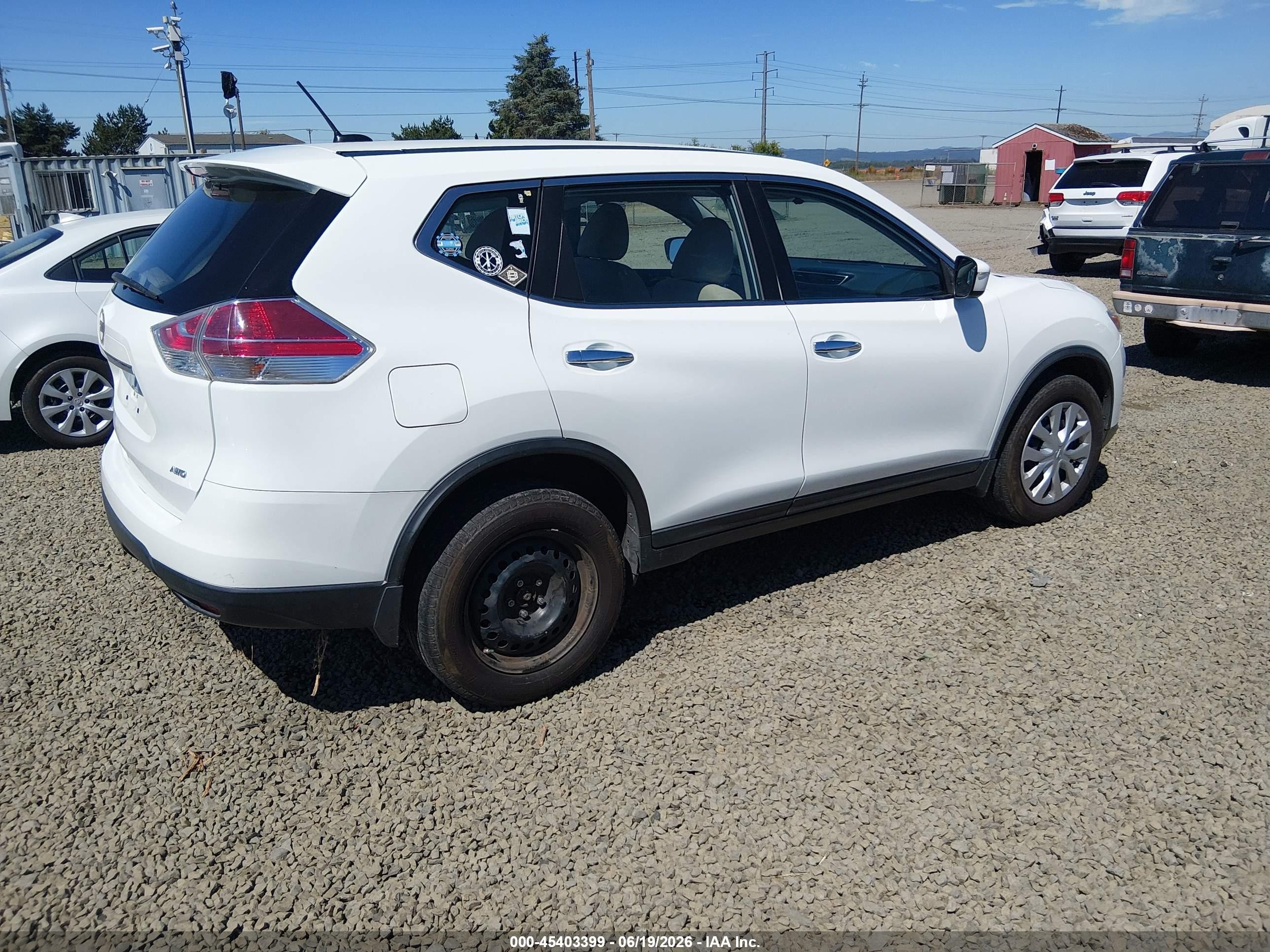 2015 Nissan Rogue S White vin: KNMAT2MV1FP581845