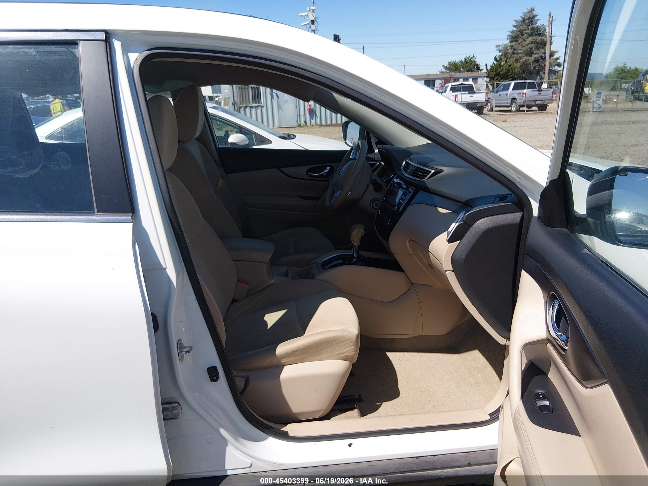 2015 Nissan Rogue S White vin: KNMAT2MV1FP581845