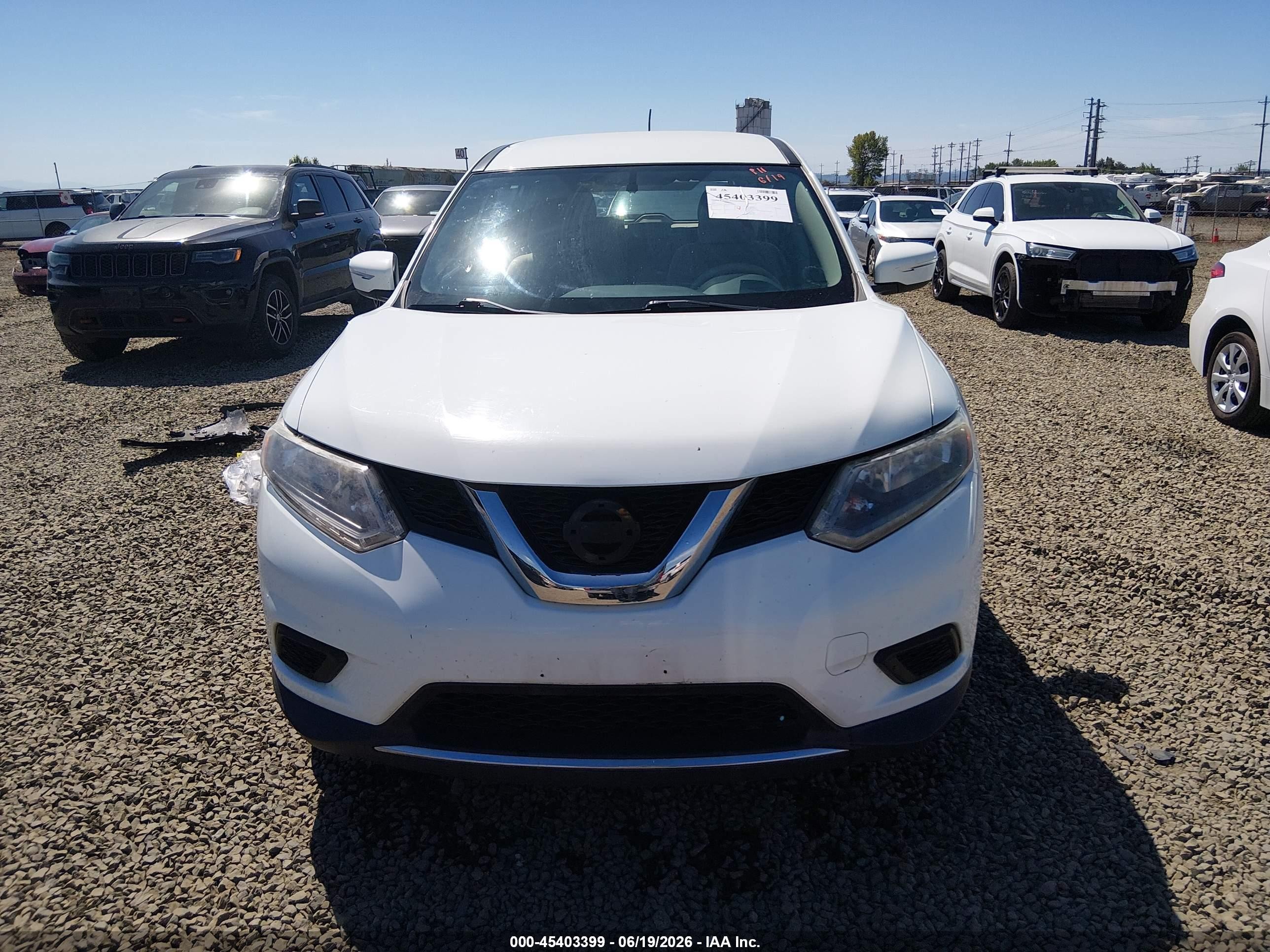2015 Nissan Rogue S White vin: KNMAT2MV1FP581845