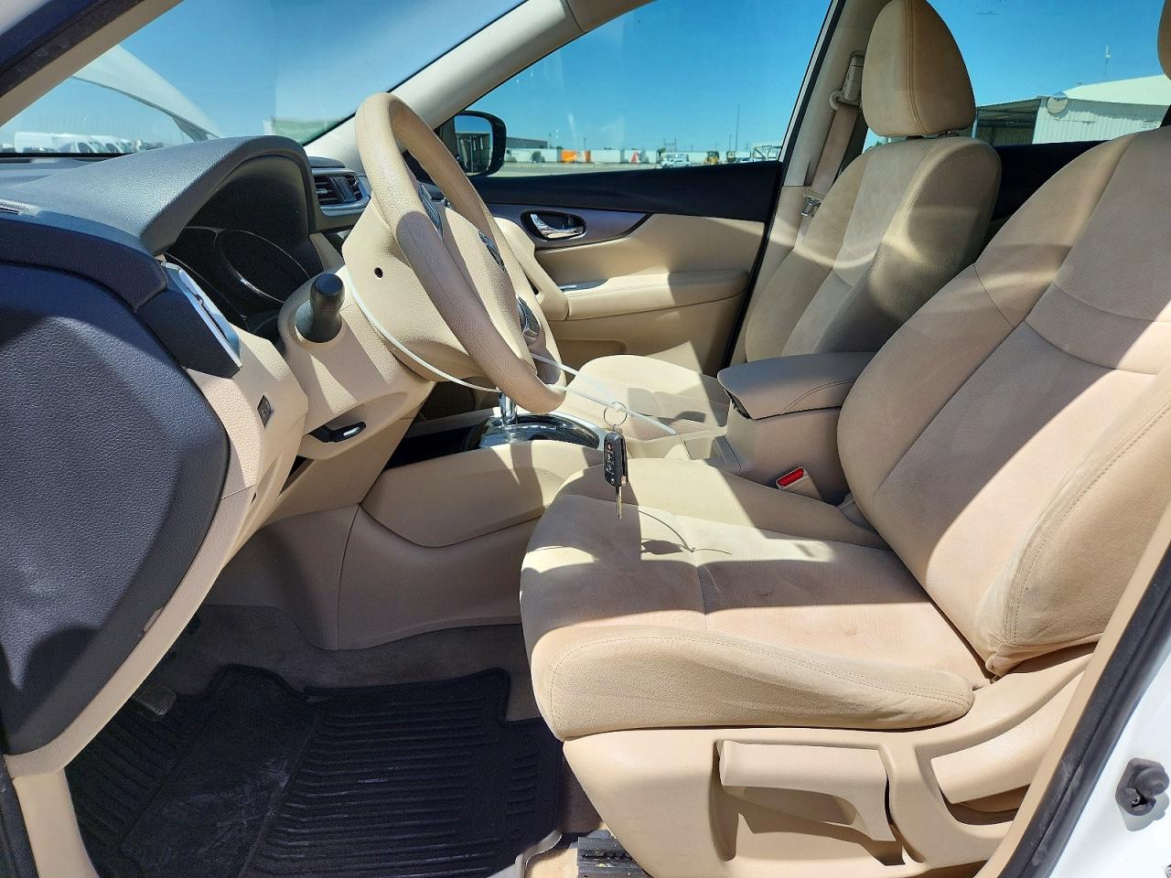 2015 Nissan Rogue S White vin: KNMAT2MV1FP582574