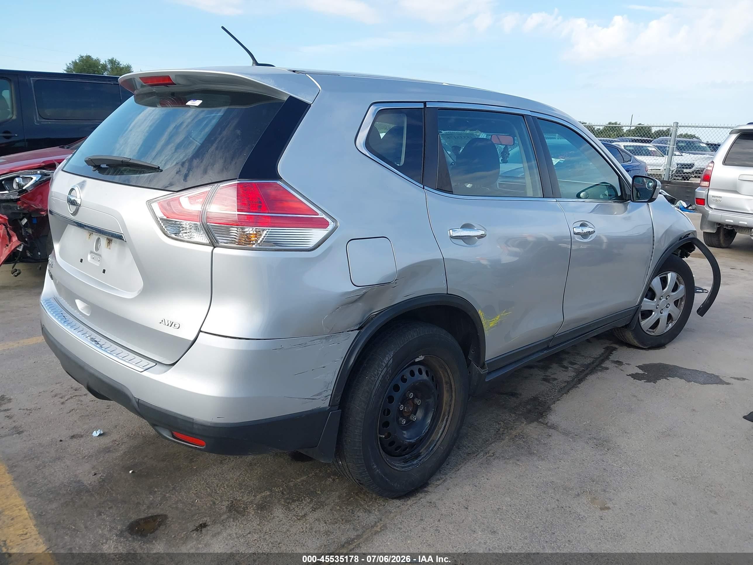 2015 Nissan Rogue S Silver vin: KNMAT2MV1FP591517