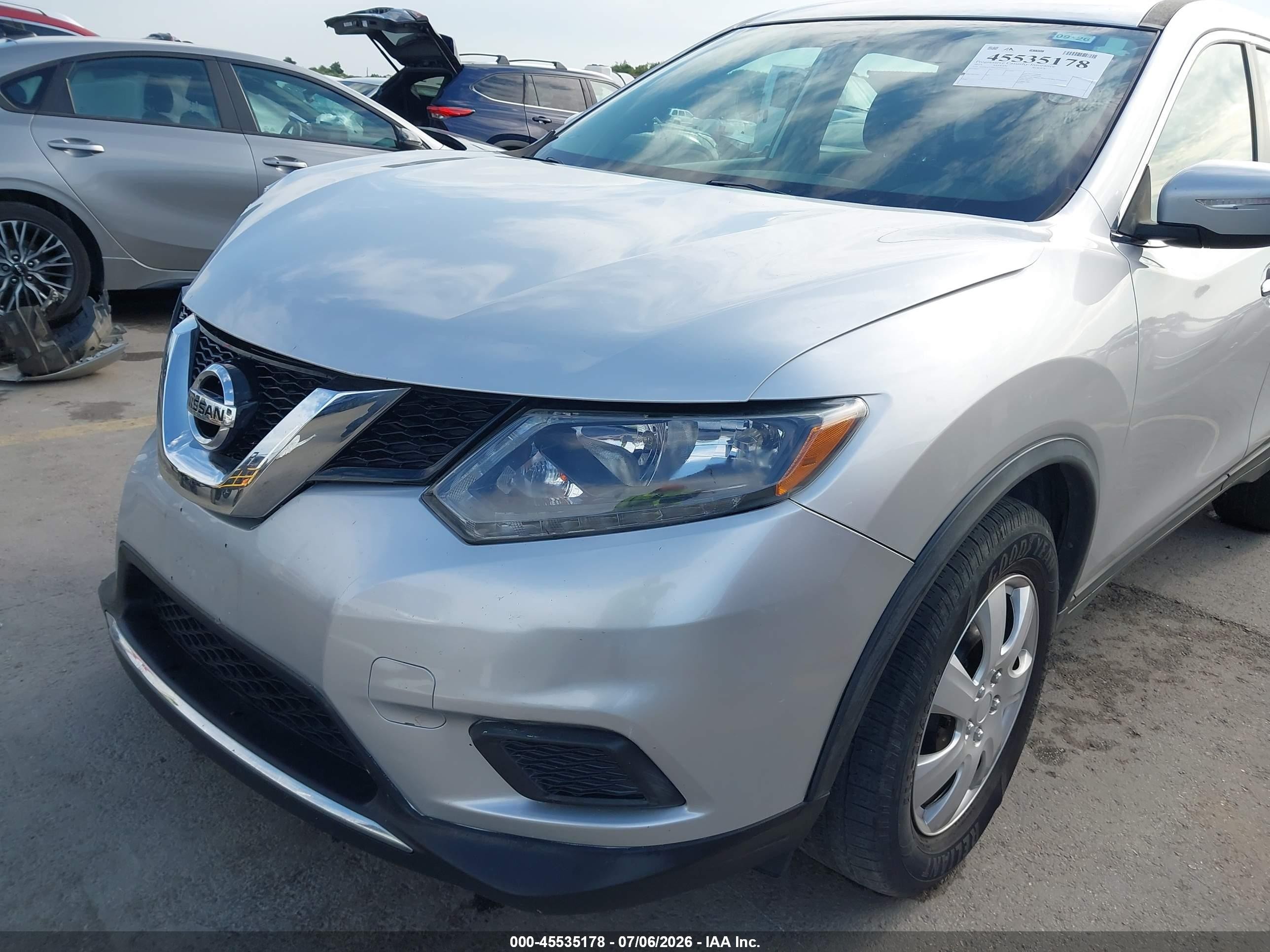 2015 Nissan Rogue S Silver vin: KNMAT2MV1FP591517