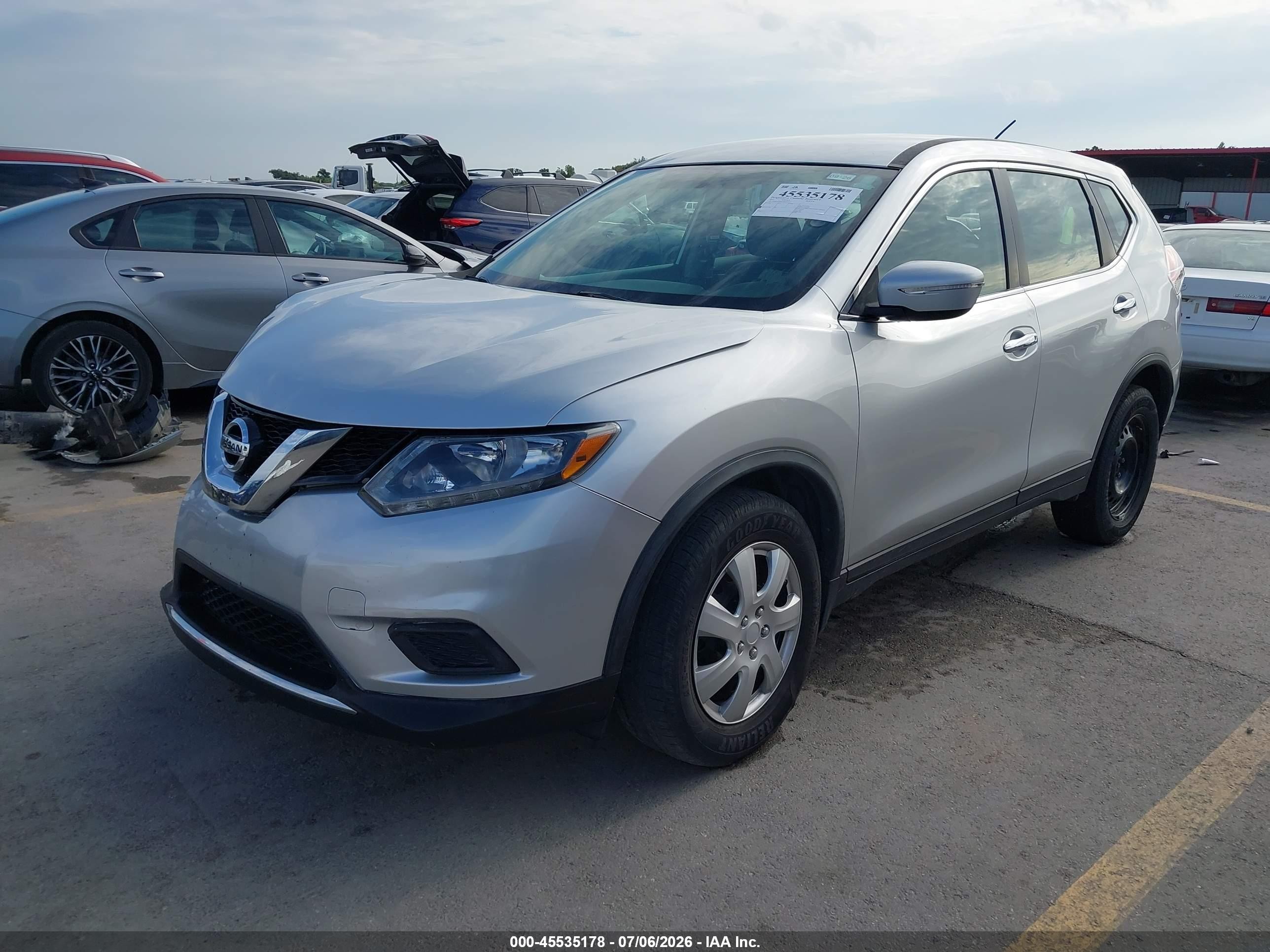 2015 Nissan Rogue S Silver vin: KNMAT2MV1FP591517
