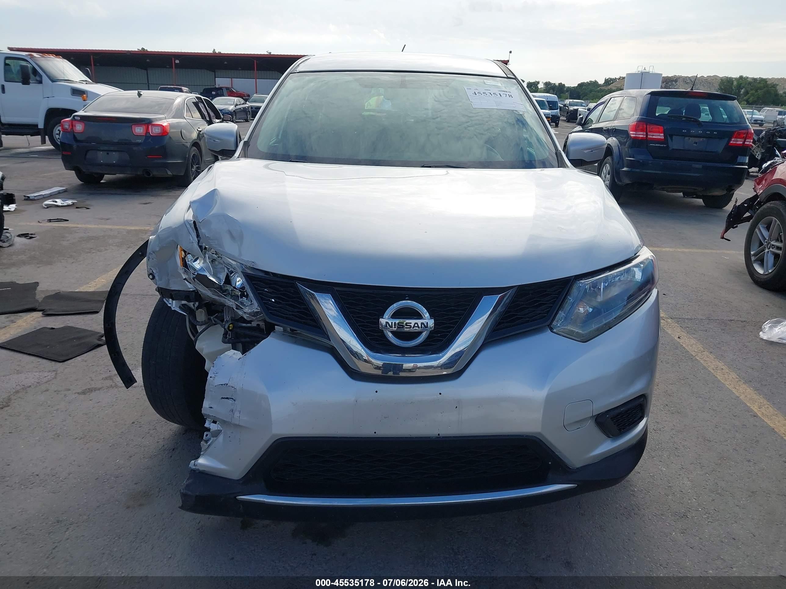 2015 Nissan Rogue S Silver vin: KNMAT2MV1FP591517