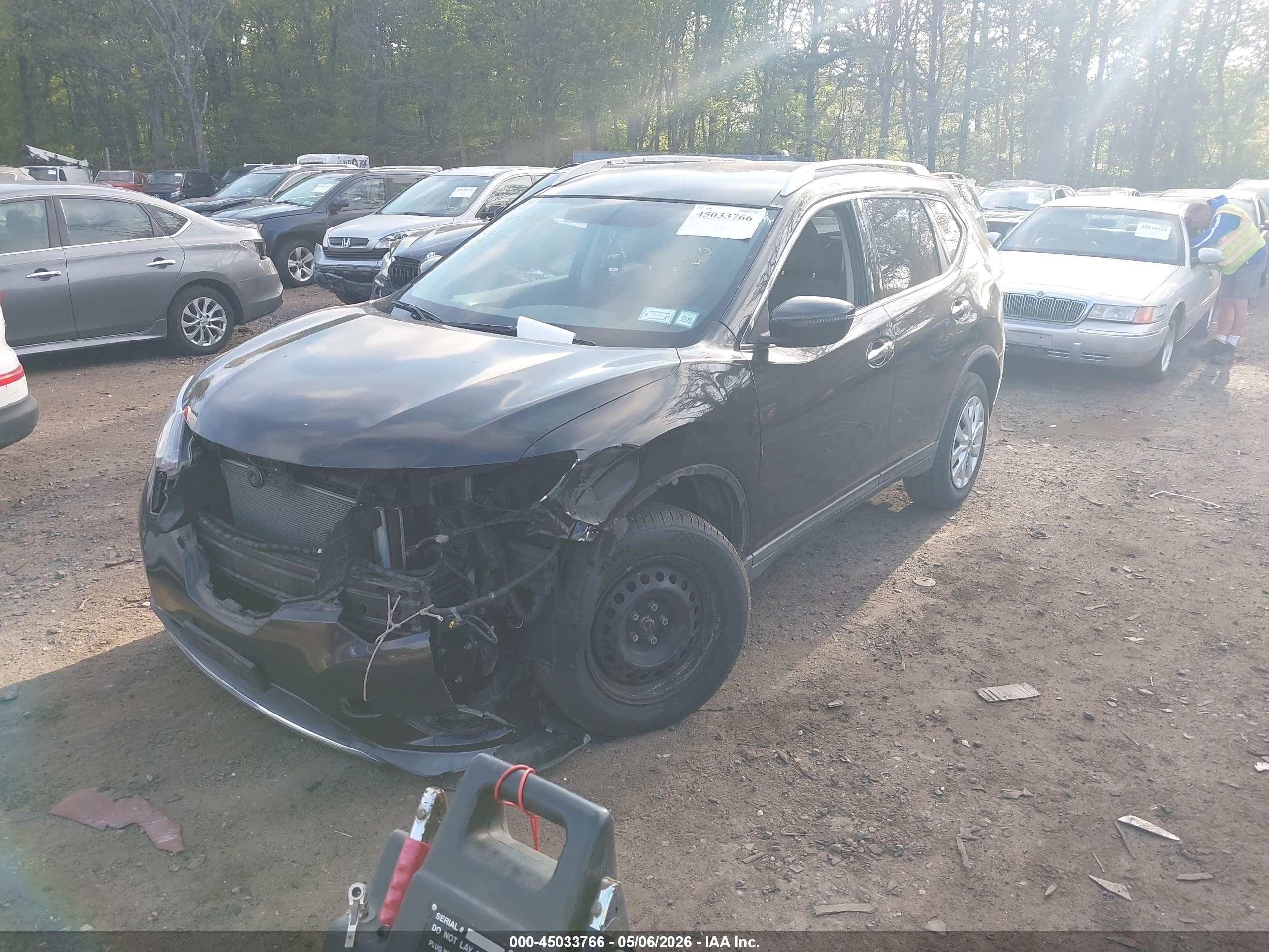 2016 Nissan Rogue S Черный vin: KNMAT2MV1GP694356