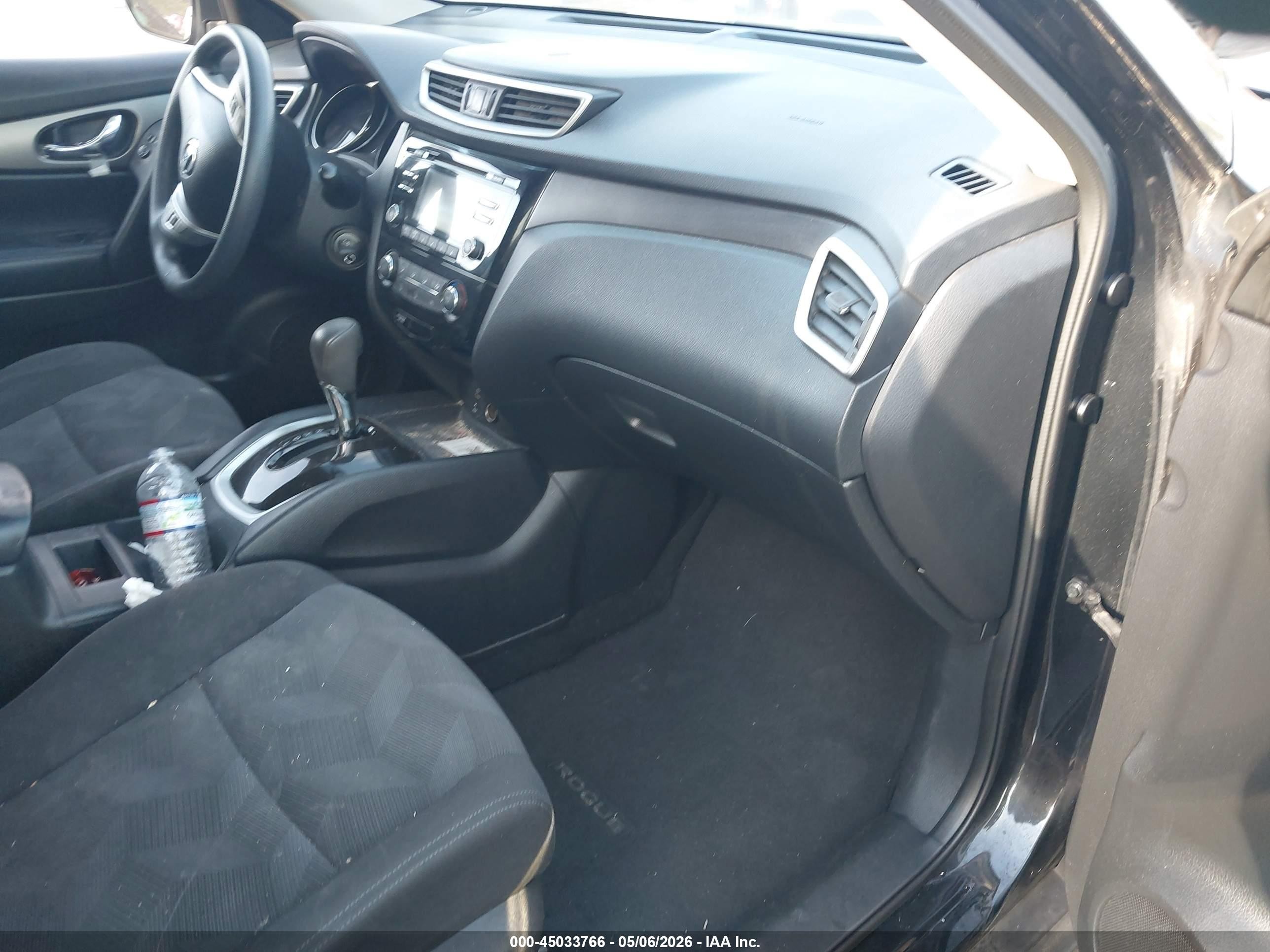 2016 Nissan Rogue S Черный vin: KNMAT2MV1GP694356