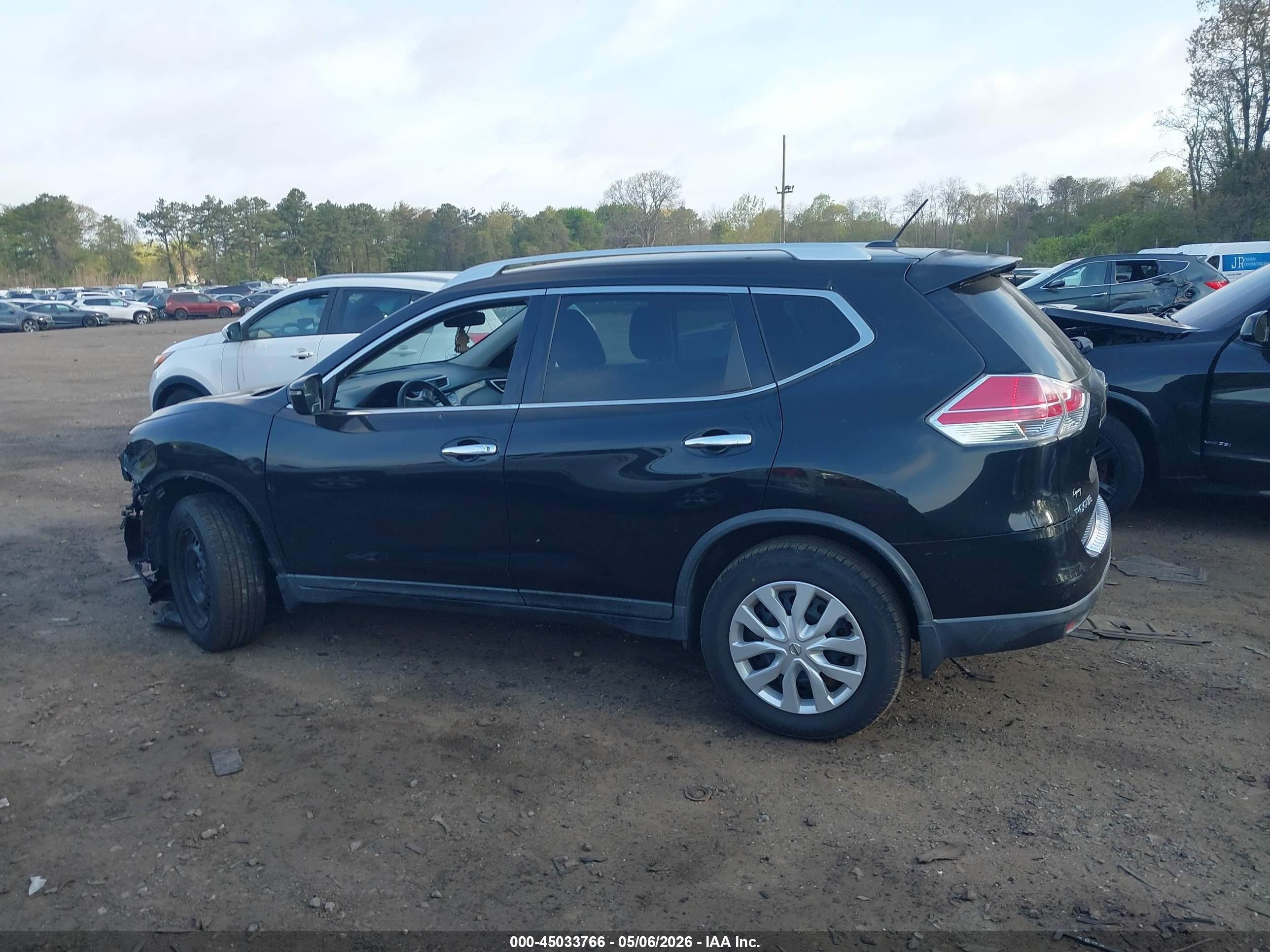 2016 Nissan Rogue S Черный vin: KNMAT2MV1GP694356